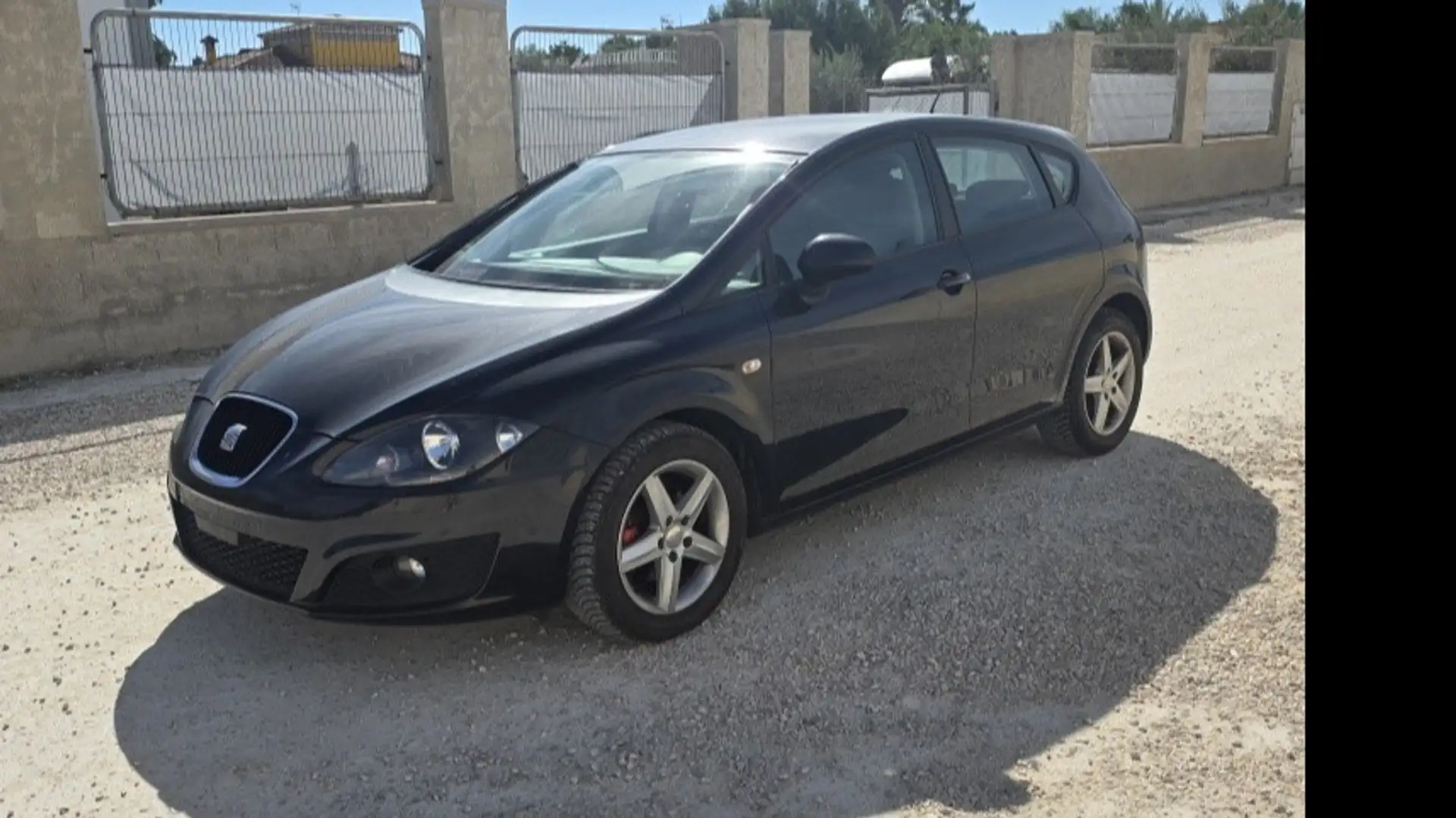 SEAT Leon 1.6TDI CR Reference Negro - 1