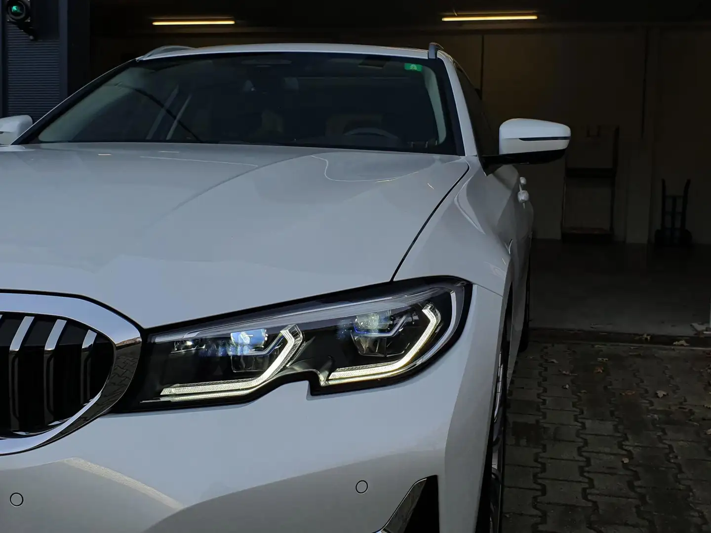 BMW 330 3-serie Touring 330e High Executive / PANO / ELEKT Blanc - 2