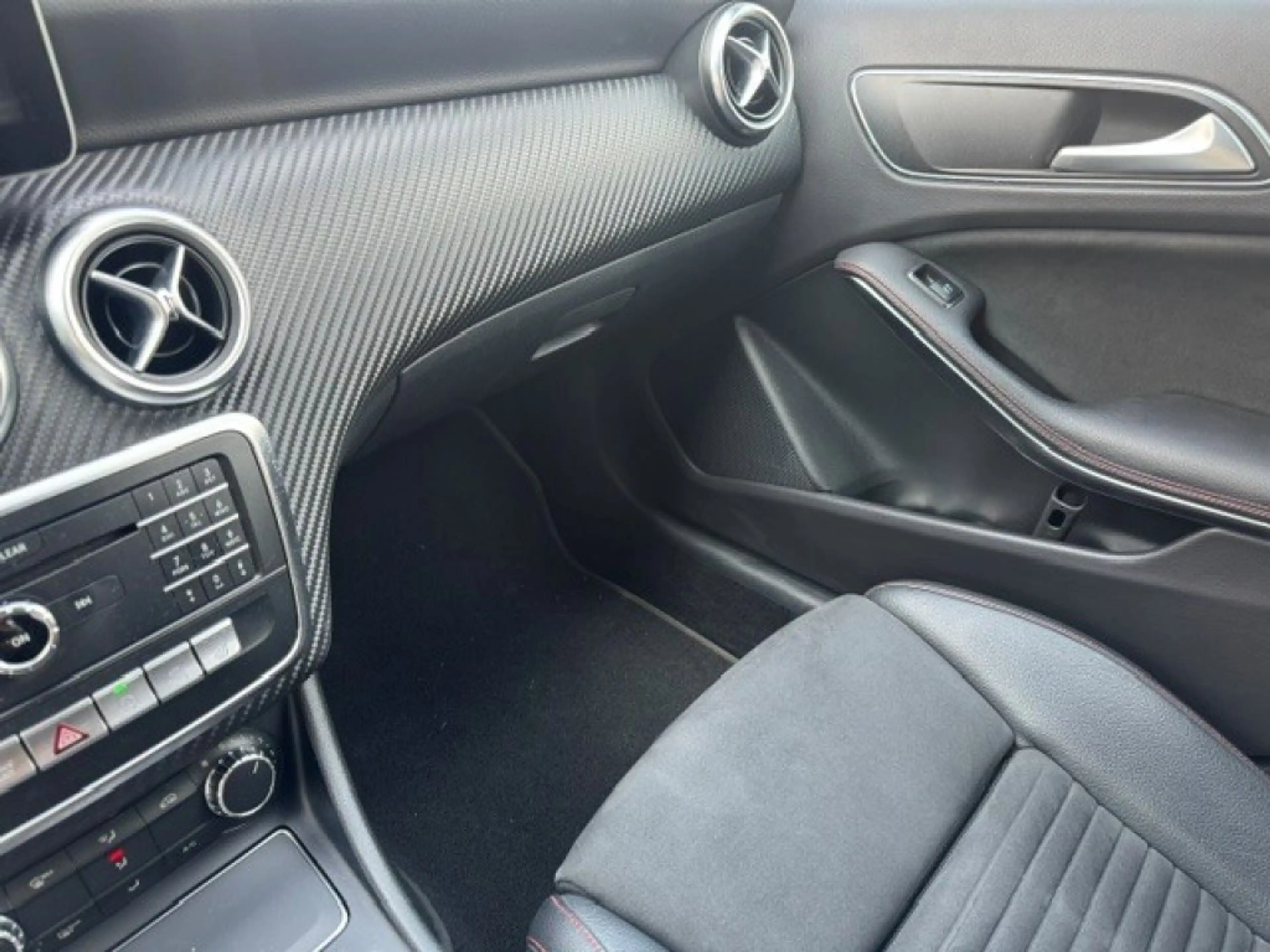 Mercedes-Benz A 200 Motorsport Edition AMG look — photo 30