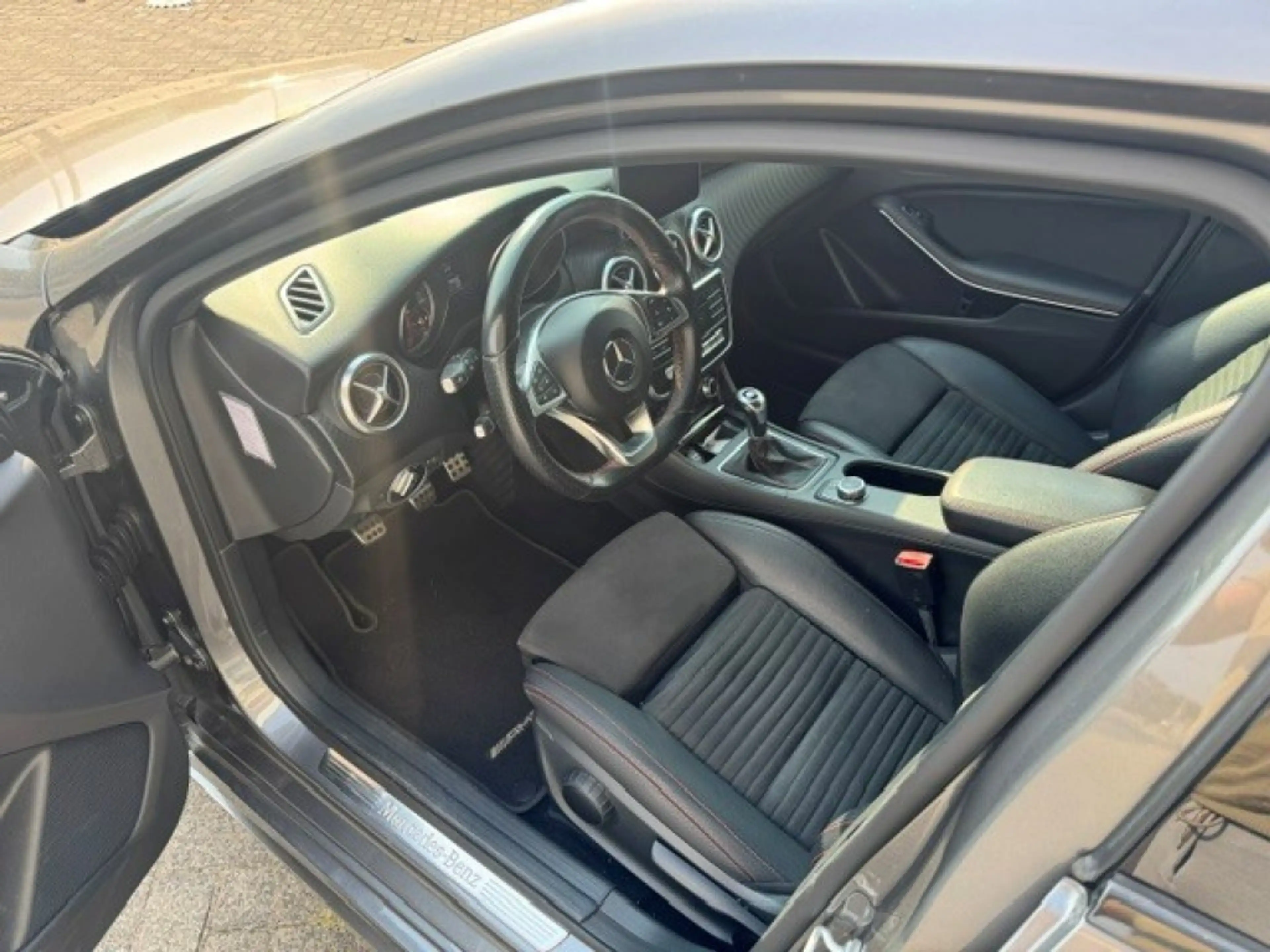 Mercedes-Benz A 200 Motorsport Edition AMG look — photo 15