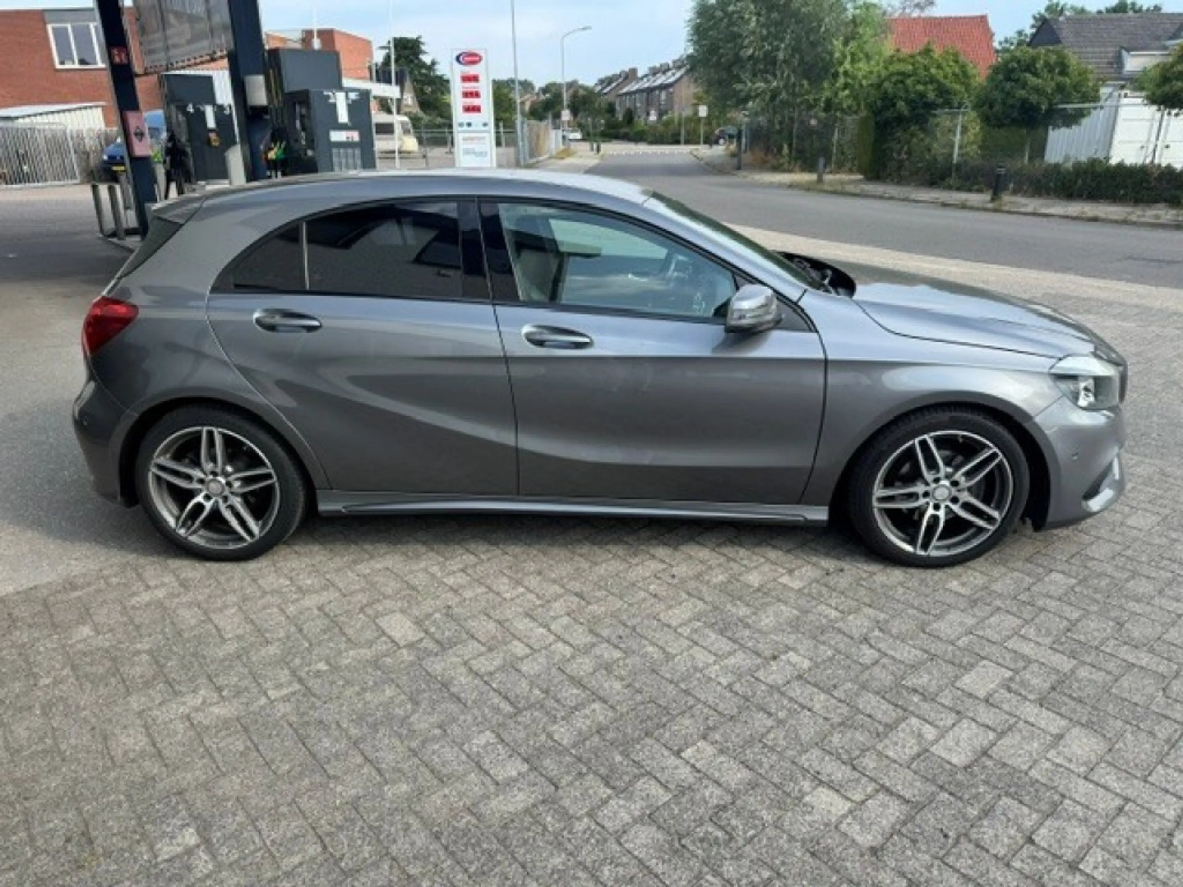 Mercedes-Benz A 200 Motorsport Edition AMG look — photo 6