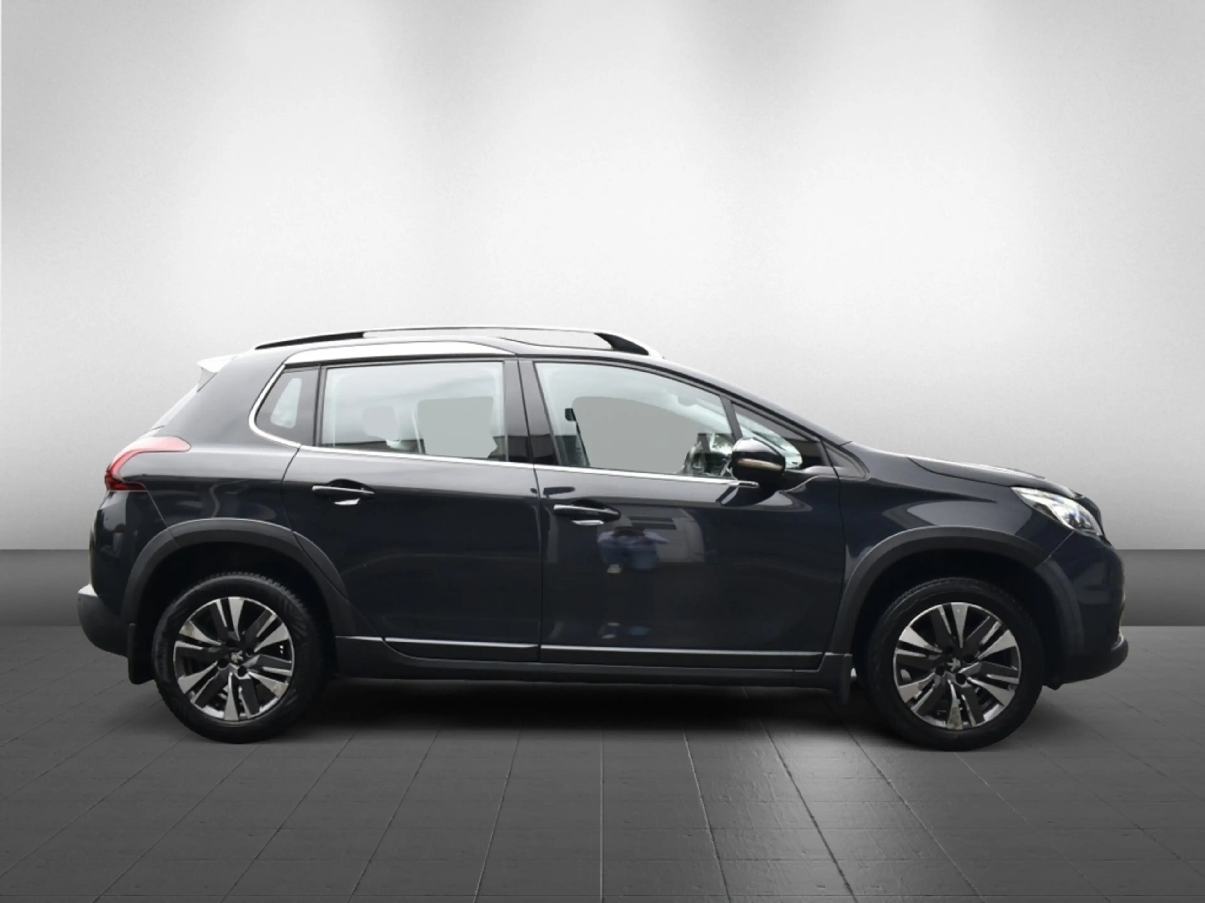 Peugeot 2008 1.2 PureTech Allure/ nieuwe Motor — photo 4