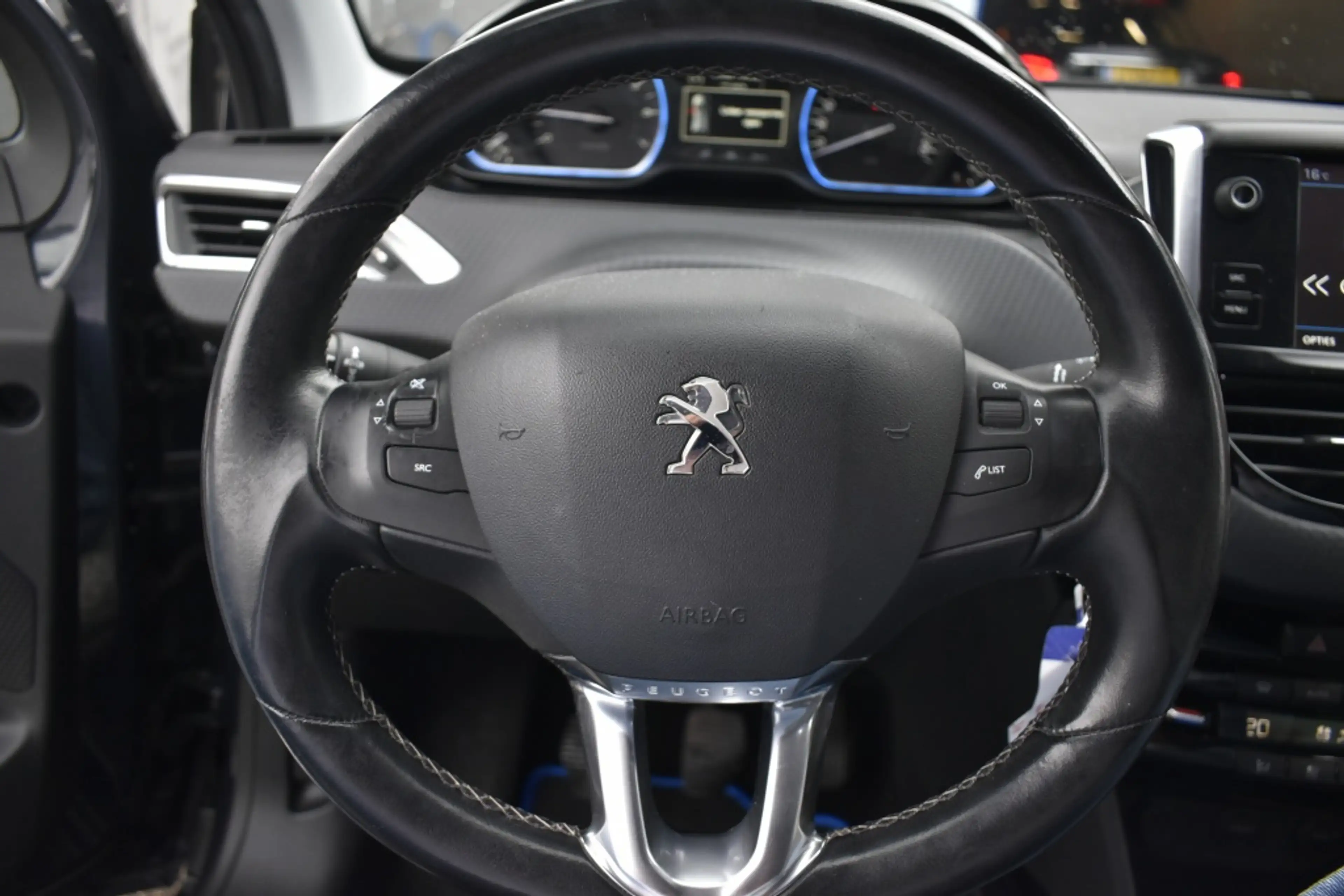 Peugeot 2008 1.2 PureTech Allure/ nieuwe Motor — photo 16