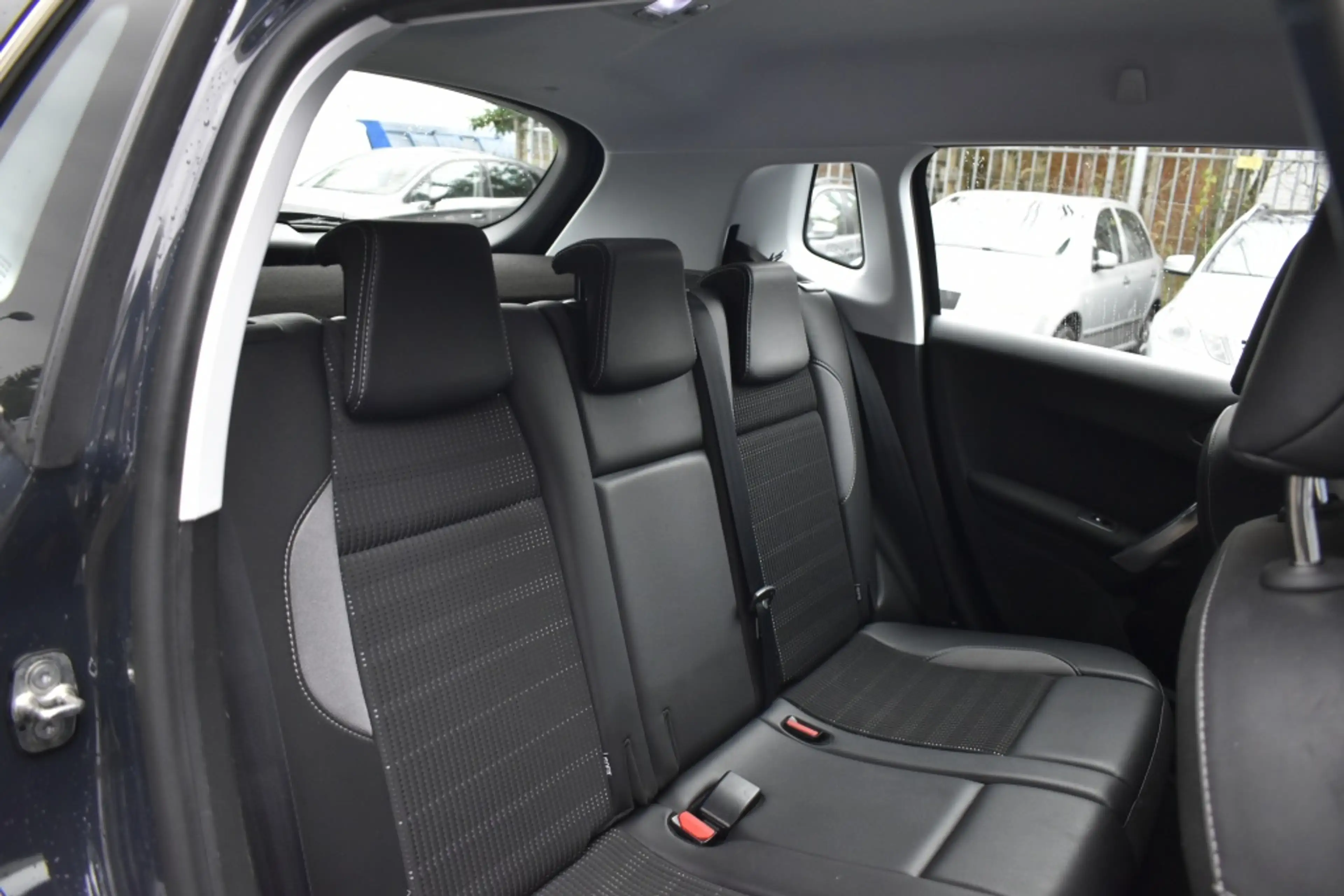 Peugeot 2008 1.2 PureTech Allure/ nieuwe Motor — photo 12