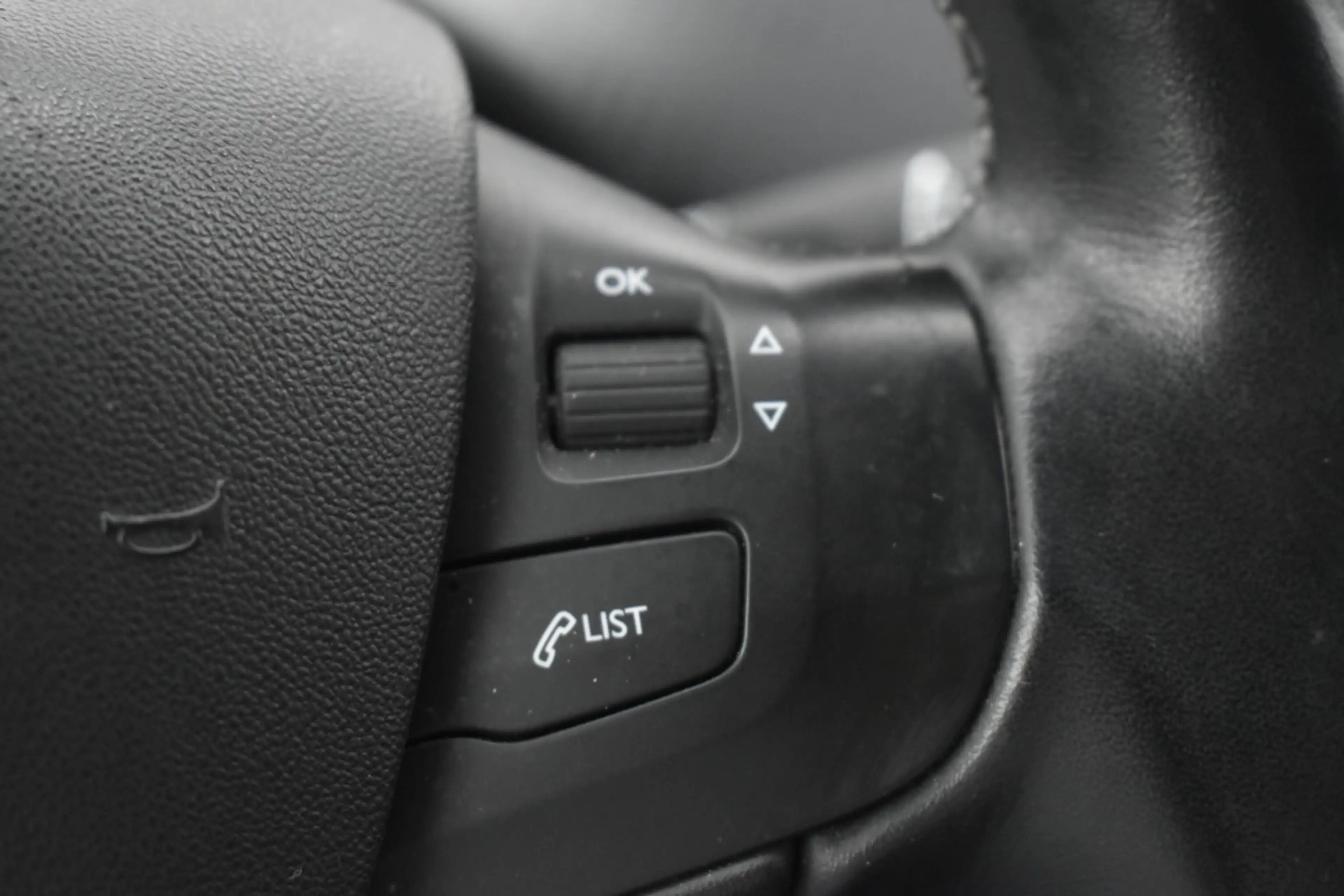 Peugeot 2008 1.2 PureTech Allure/ nieuwe Motor — photo 18