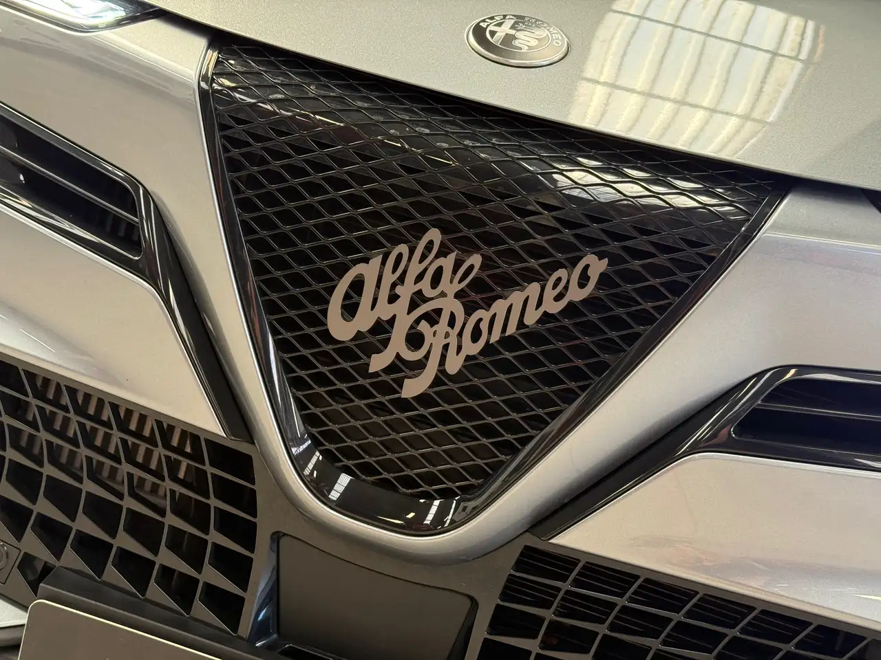 Alfa Romeo Junior 2025 — фото 14