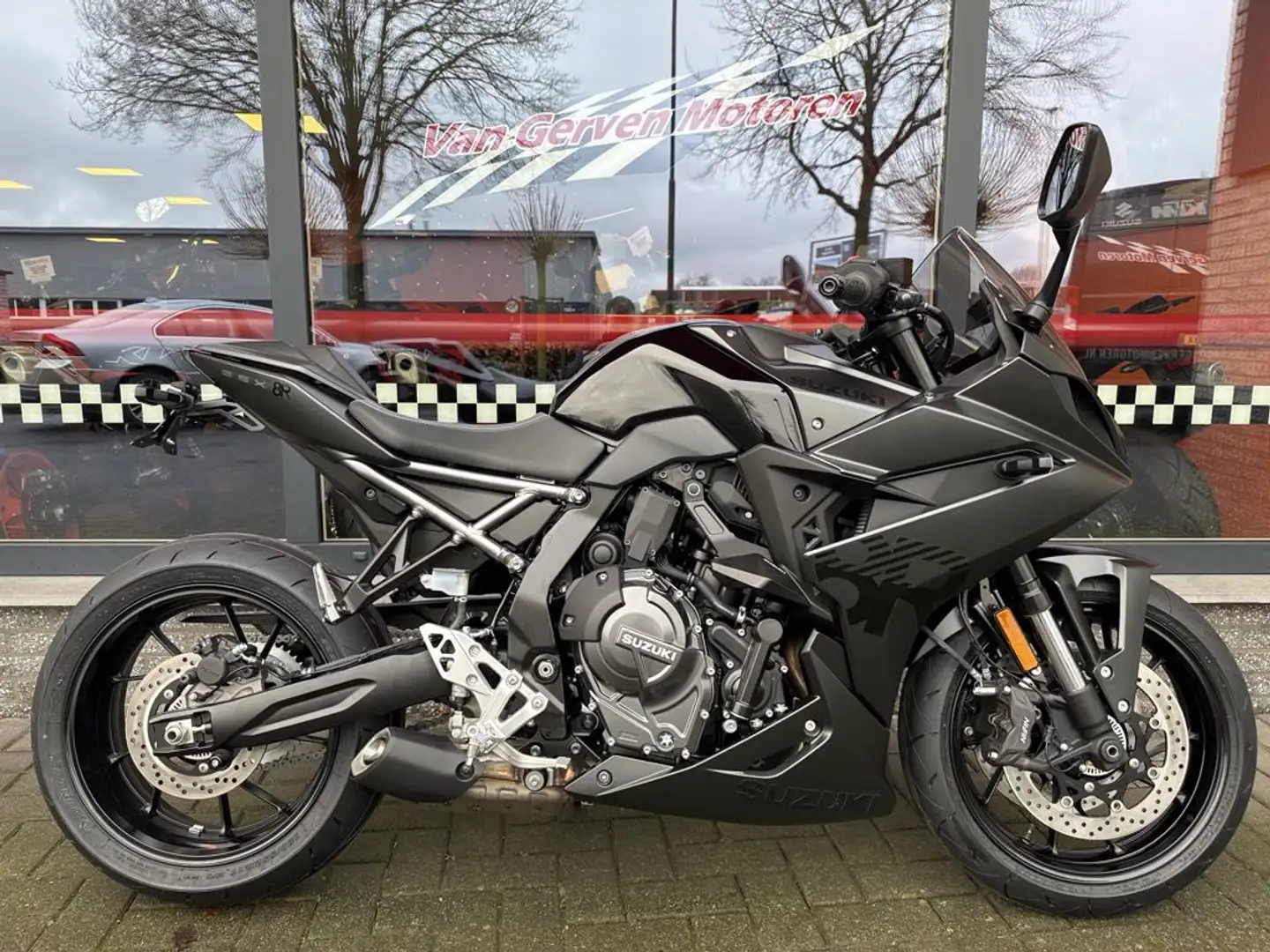 Suzuki GSX 8R - 1