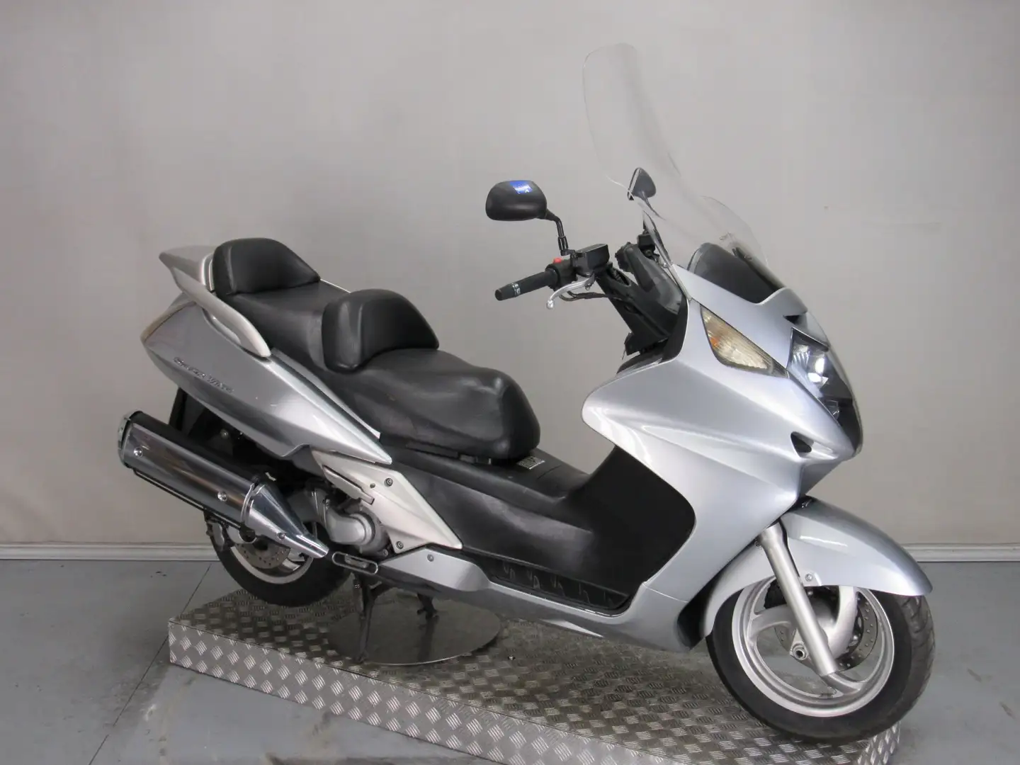 Honda Silver Wing 600 Grigio - 2