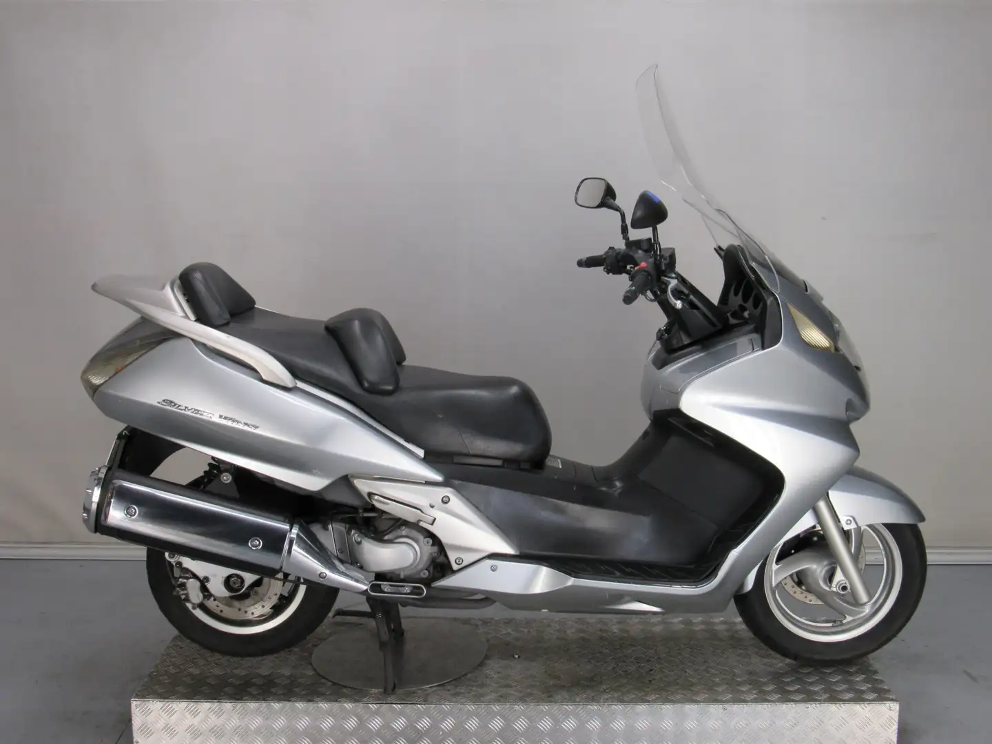 Honda Silver Wing 600 Grigio - 1