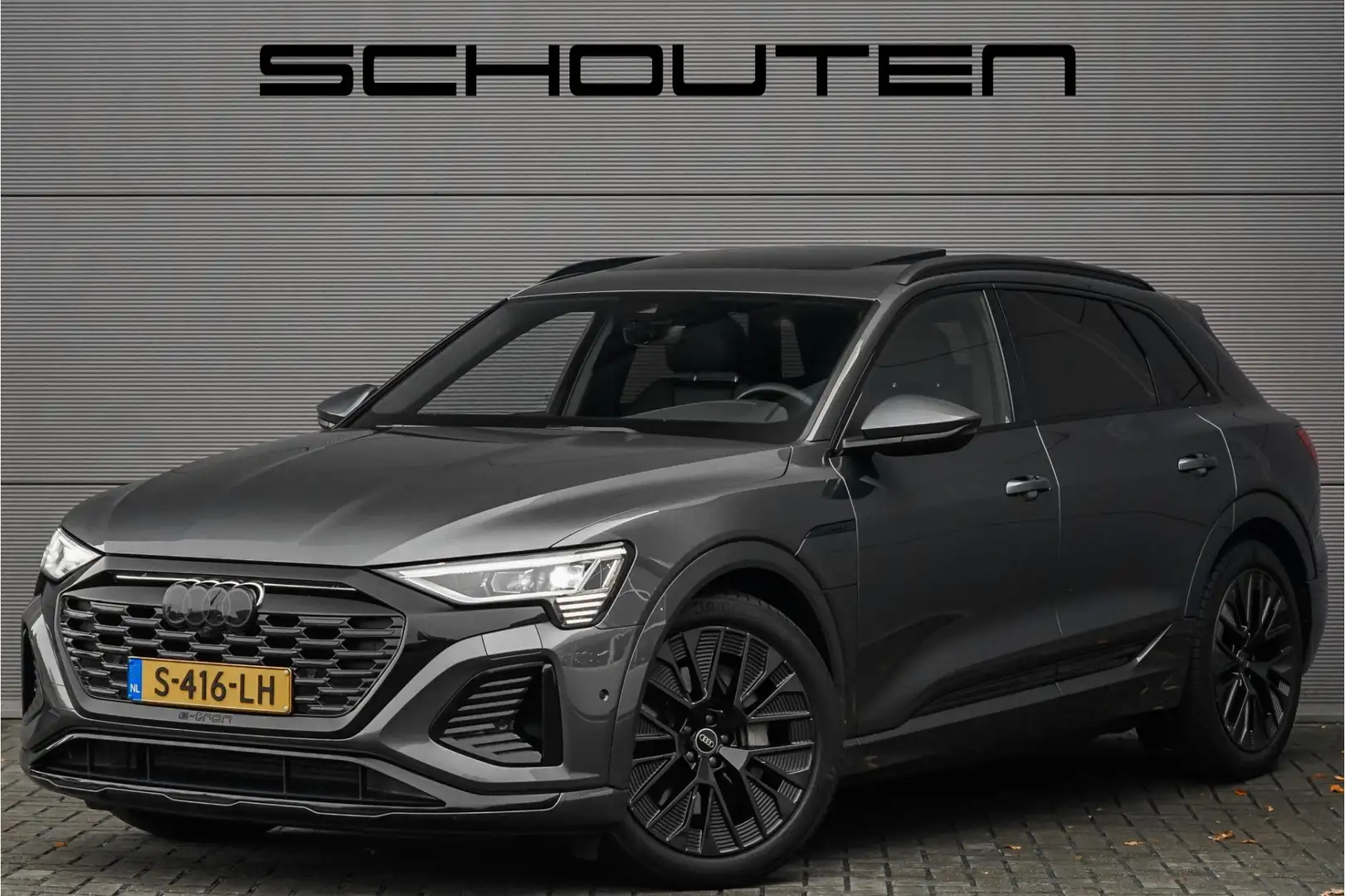 Audi Q8 e-tron 50 Quattro S Edition 95 kWh Pano Leder Luchtvering Grijs - 1