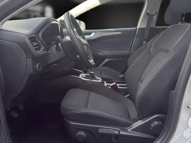 Ford Focus view 15