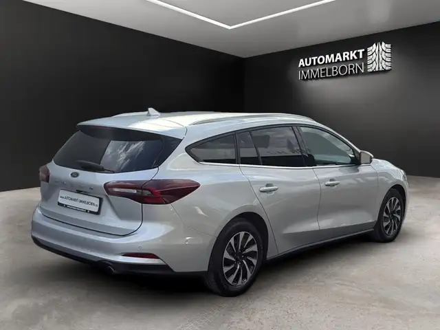 Ford Focus view 8