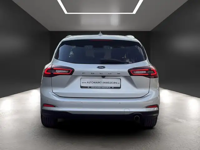 Ford Focus view 10