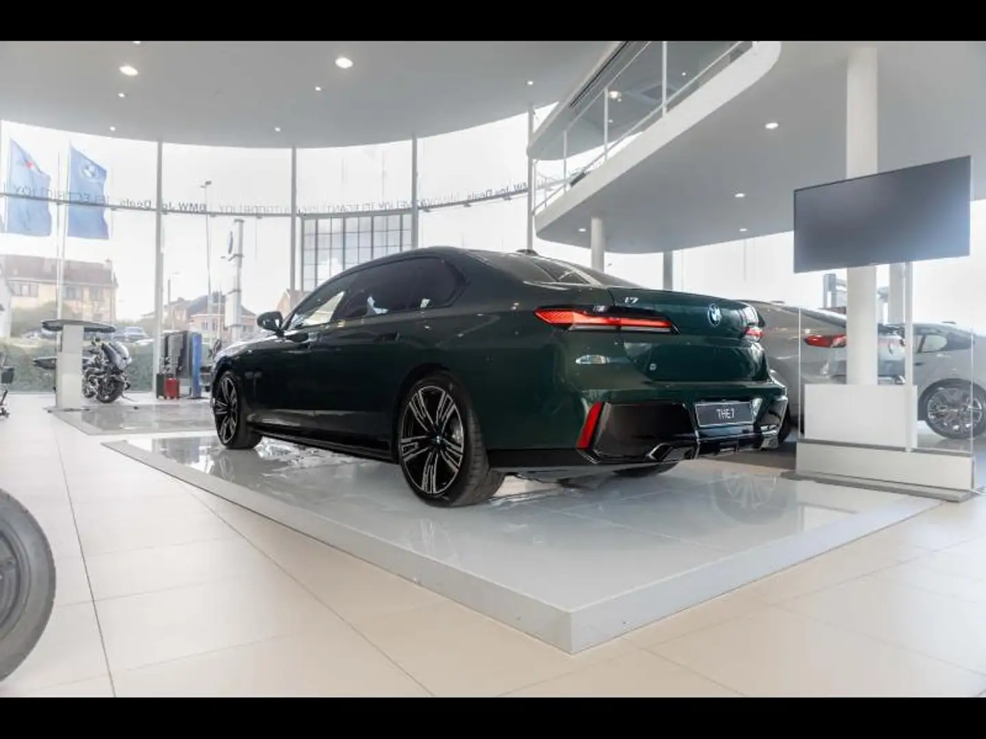 BMW i7 eDrive 50 Groen - 2