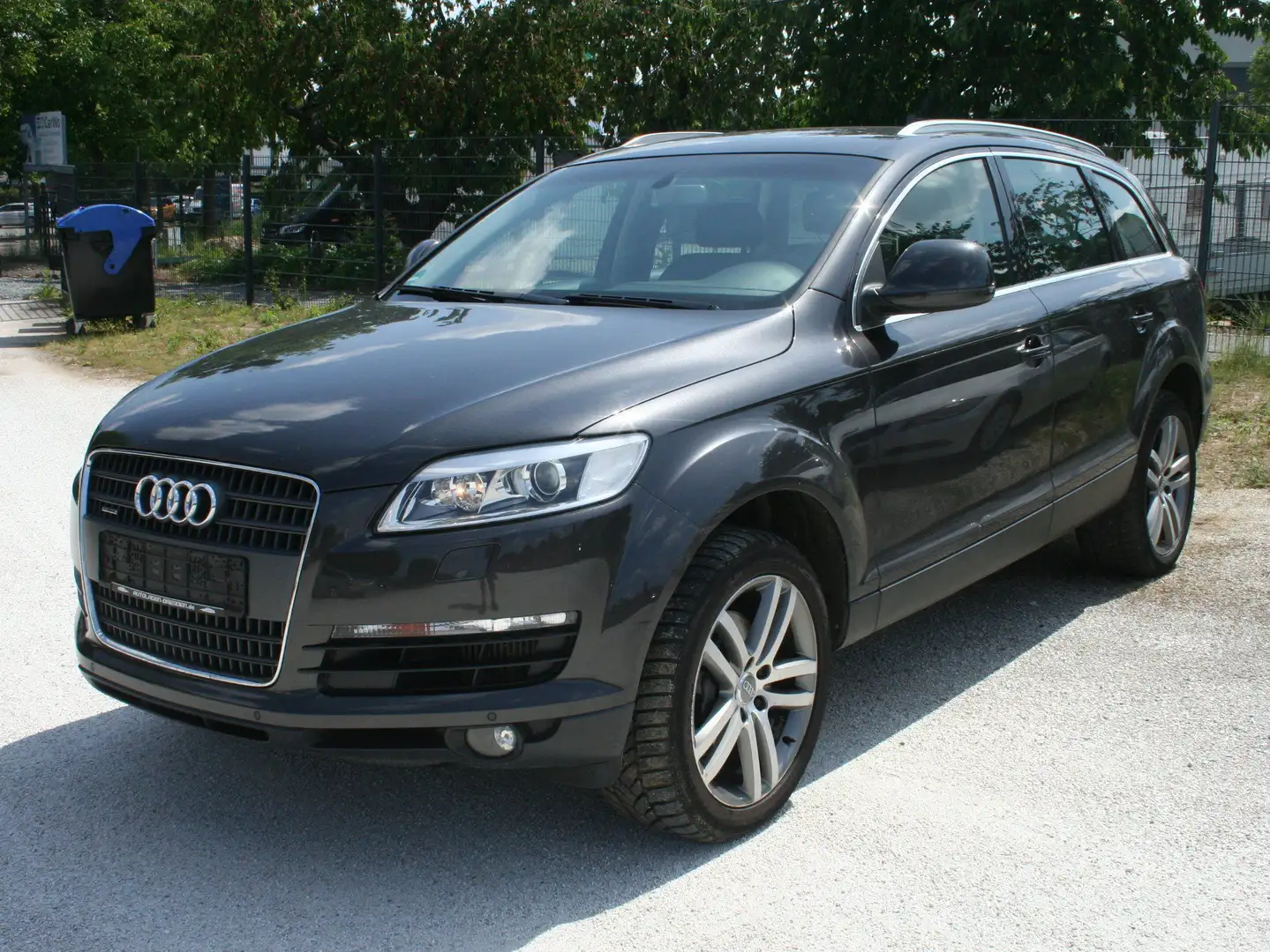 Audi Q7 3.0 TDI quattro *Sportpaket*Navi*Xenon* Grau - 2