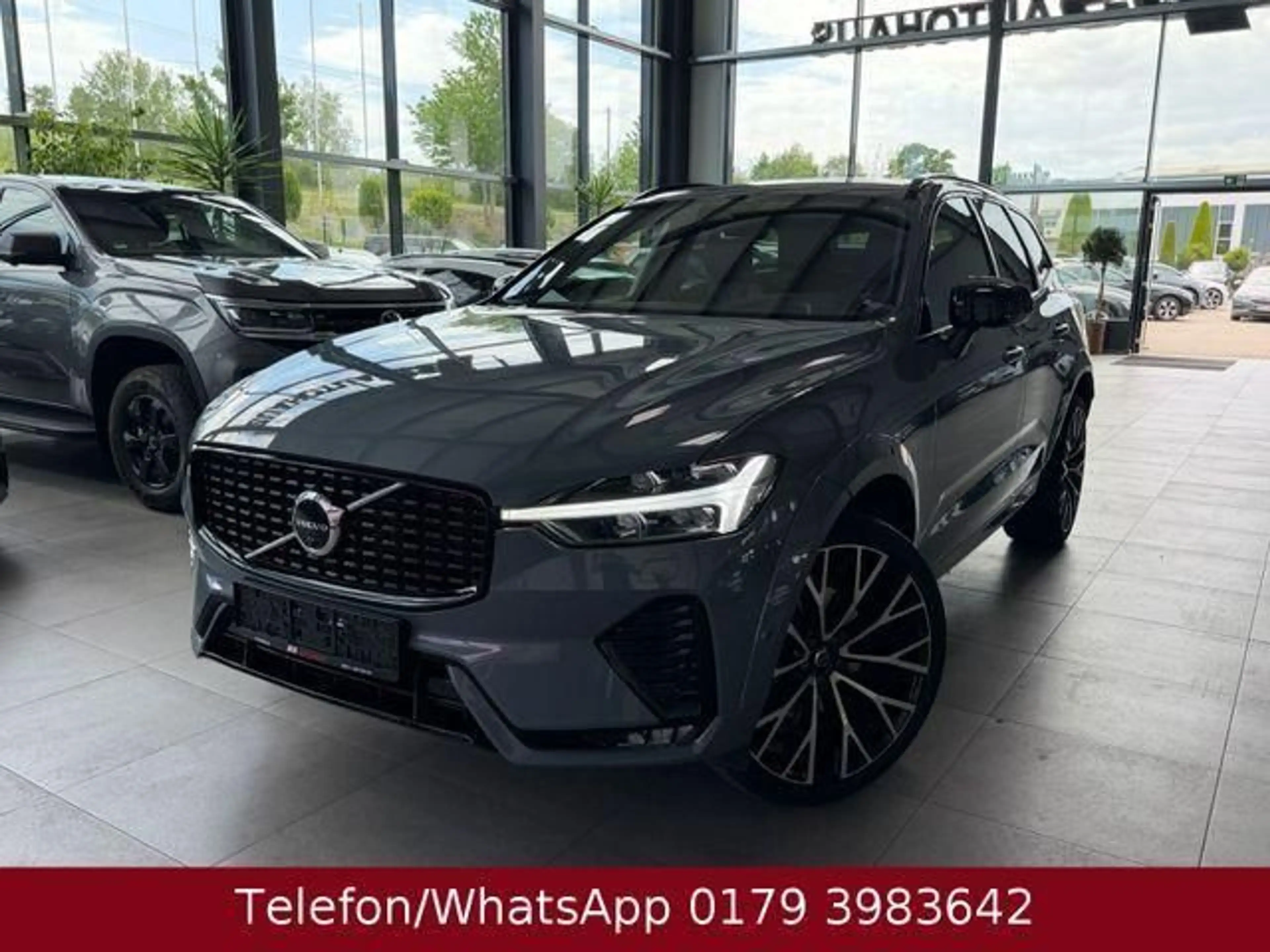 Volvo XC60 R Design 2WD Pano 22"Alu Memory Wenig Km...