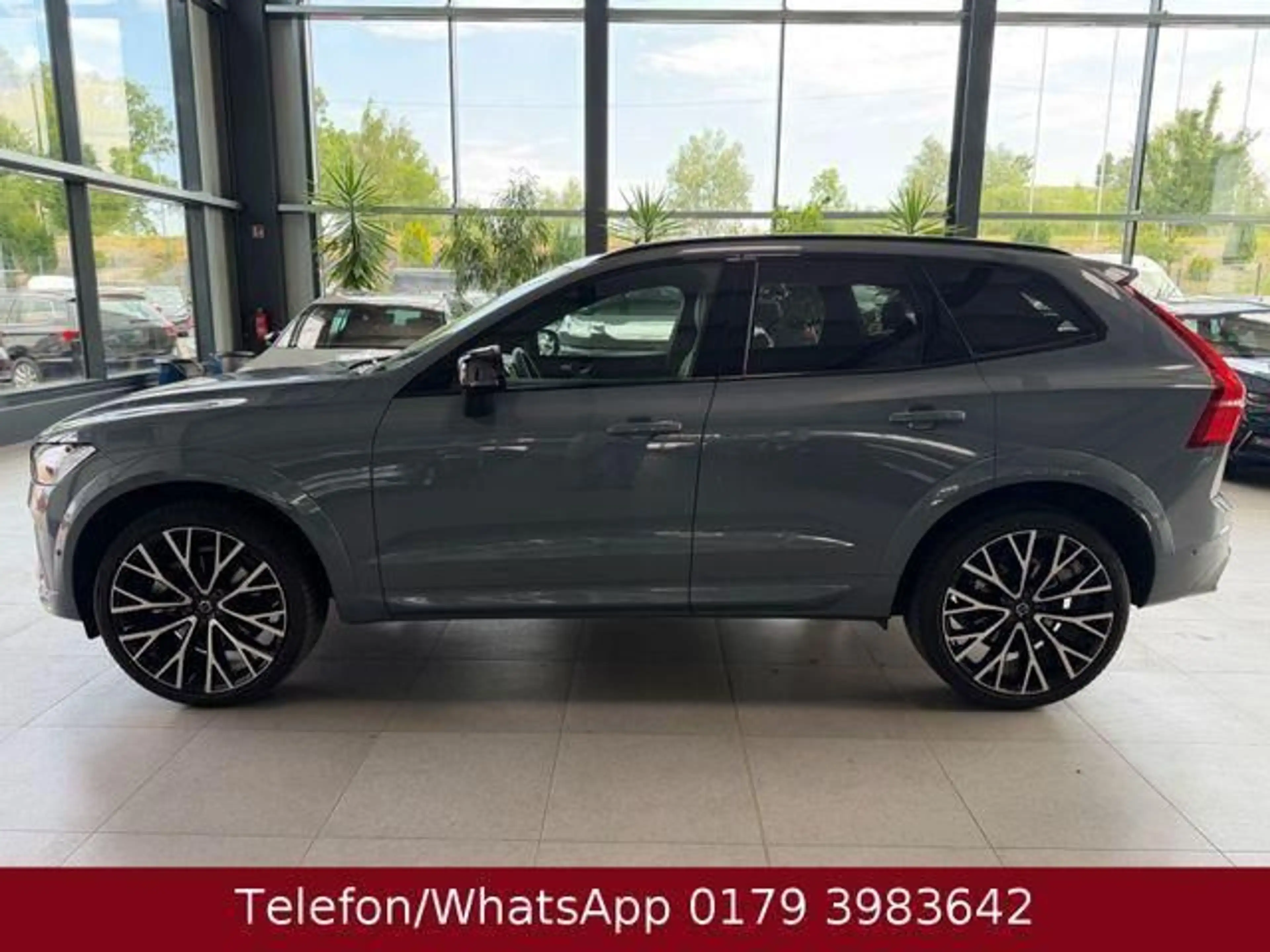 Volvo XC60 R Design 2WD Pano 22"Alu Memory Wenig Km... — photo 3
