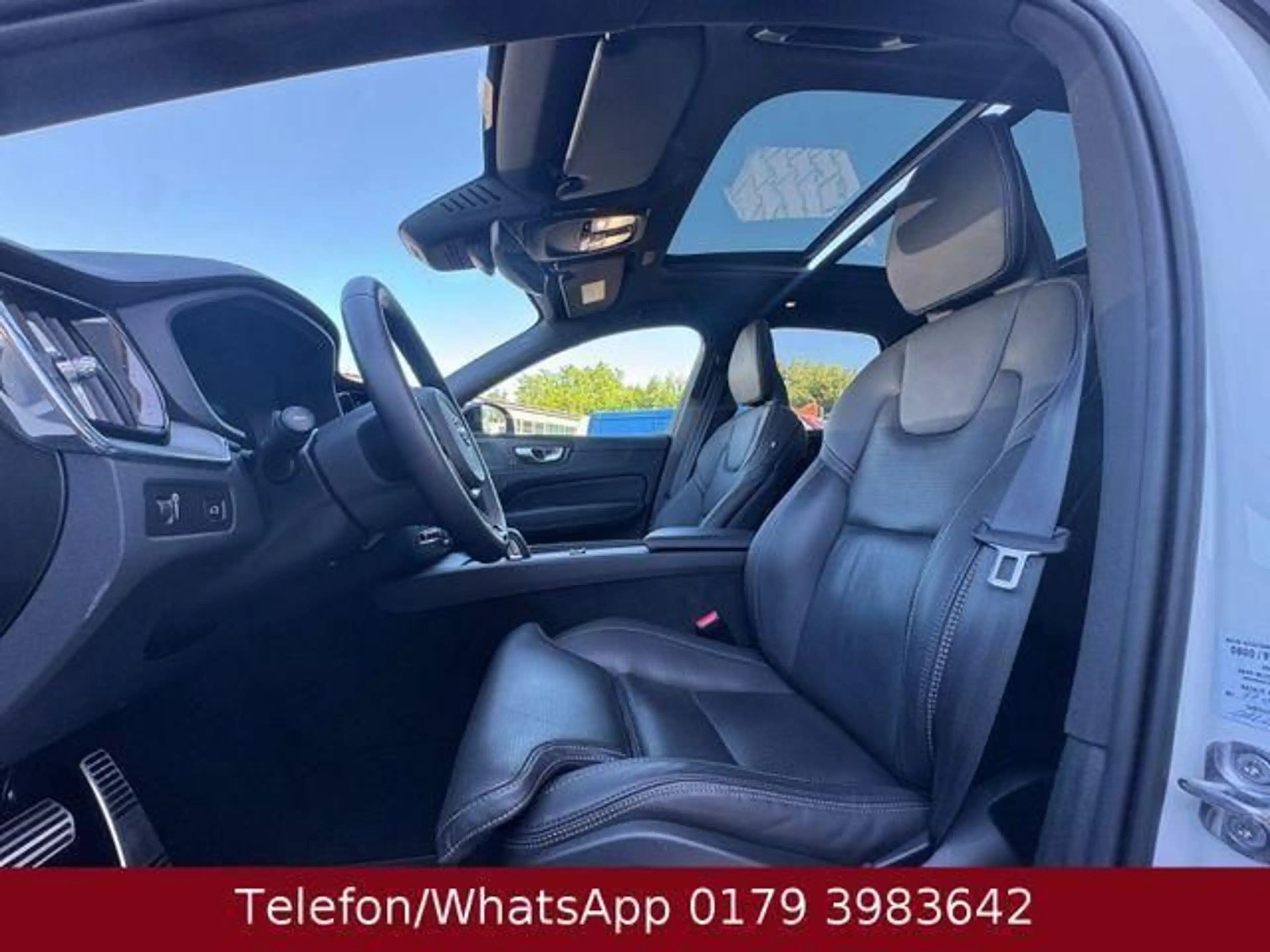 Volvo XC60 R Design 2WD Pano 22"Alu Memory Wenig Km... — photo 7