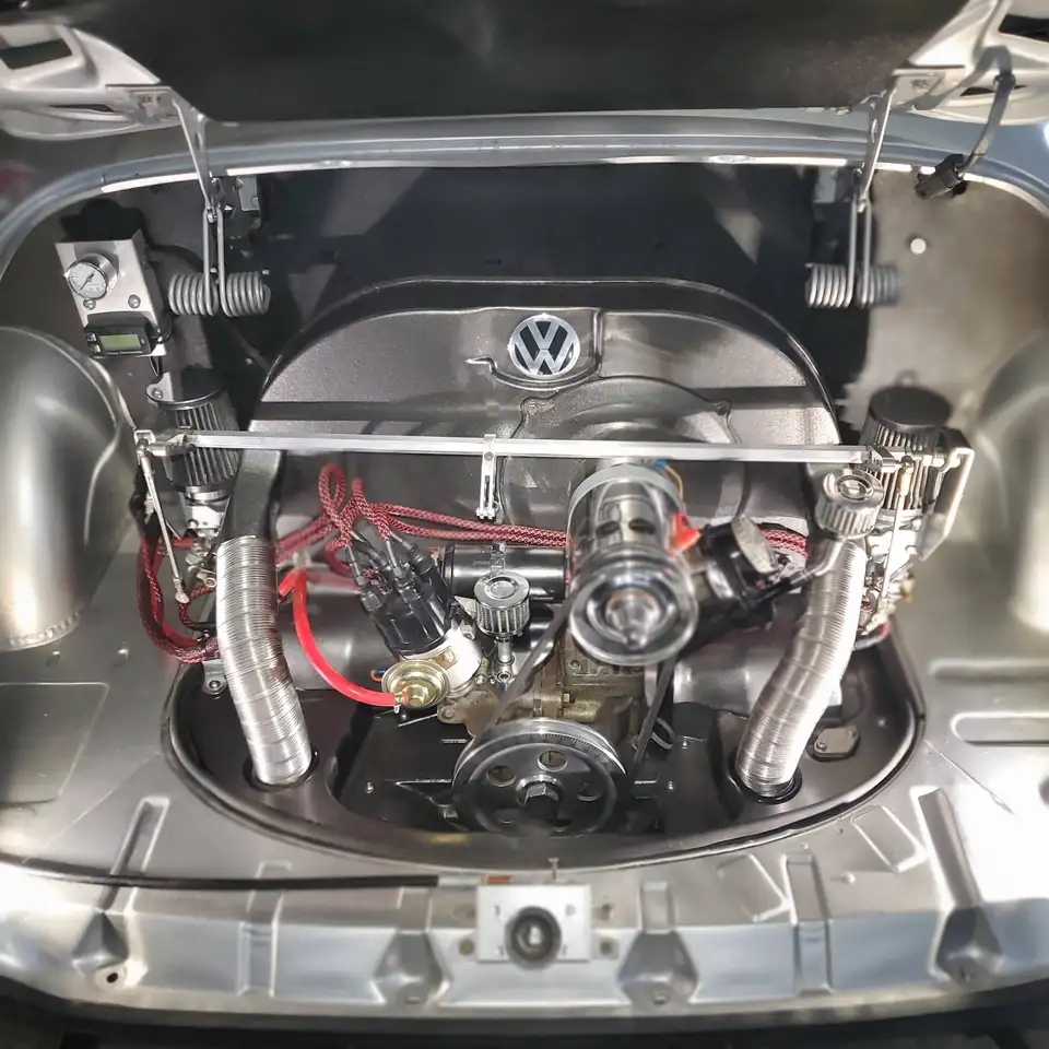 Volkswagen Karmann Ghia снимка Volkswagen Karmann Ghia