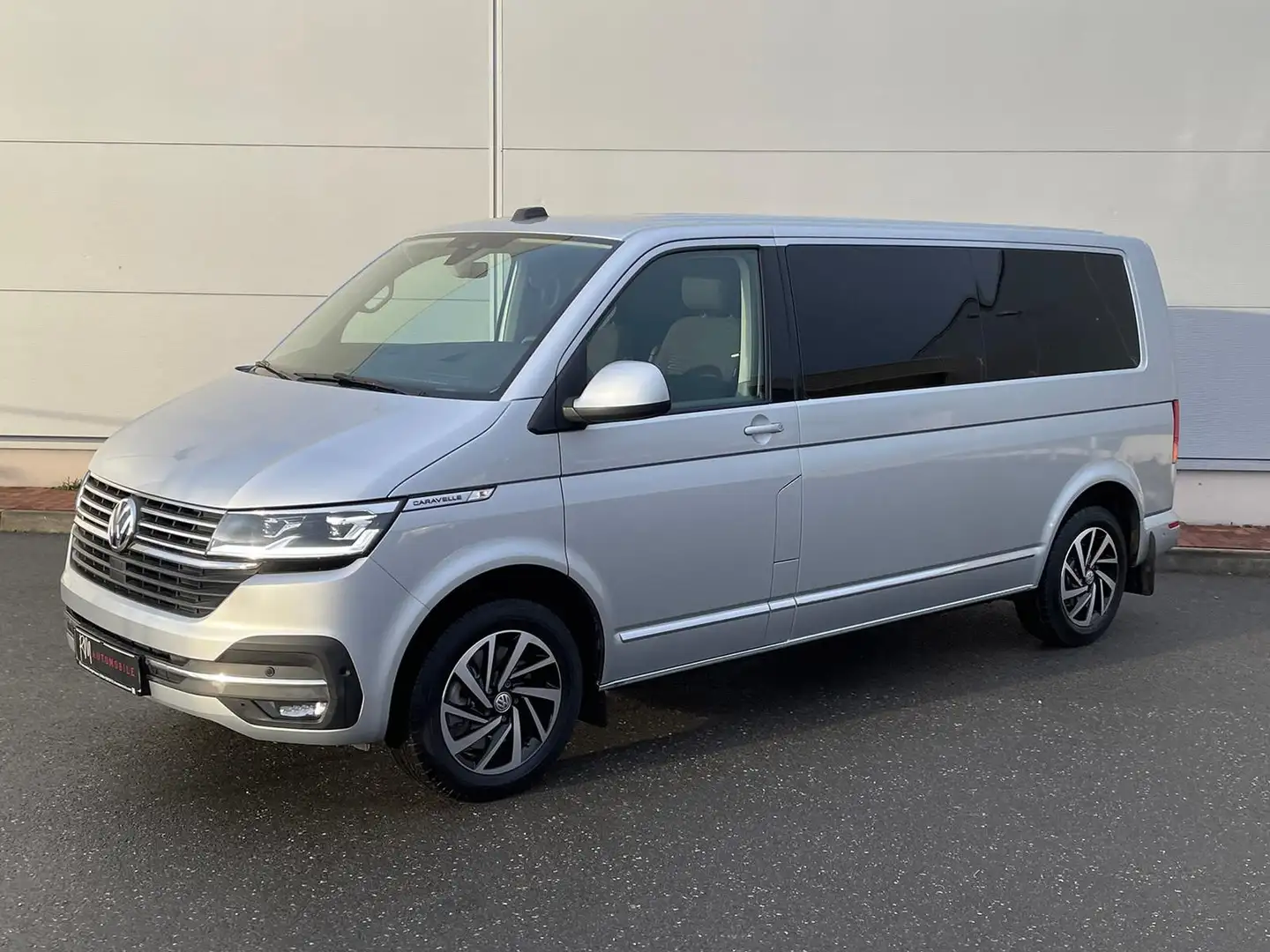 Volkswagen T6 Caravelle T6.1 Caravelle Comfortl LR 4M NAV el. Trittstufe Silber - 1