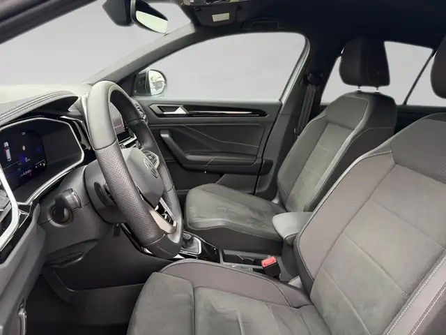 Volkswagen T-Roc view 4