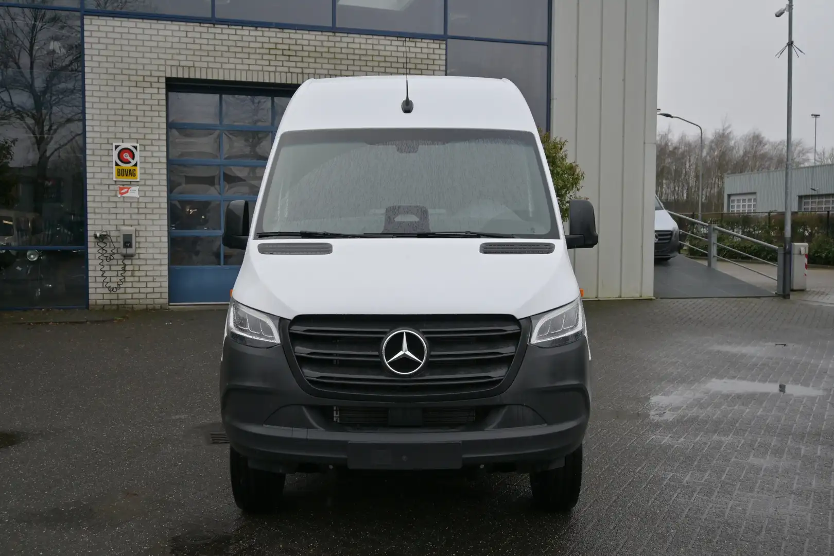 Mercedes-Benz Sprinter 319 CDI 4x4 L2H2 AWD Pro 4x4, LED verlichting, Sma Wit - 2