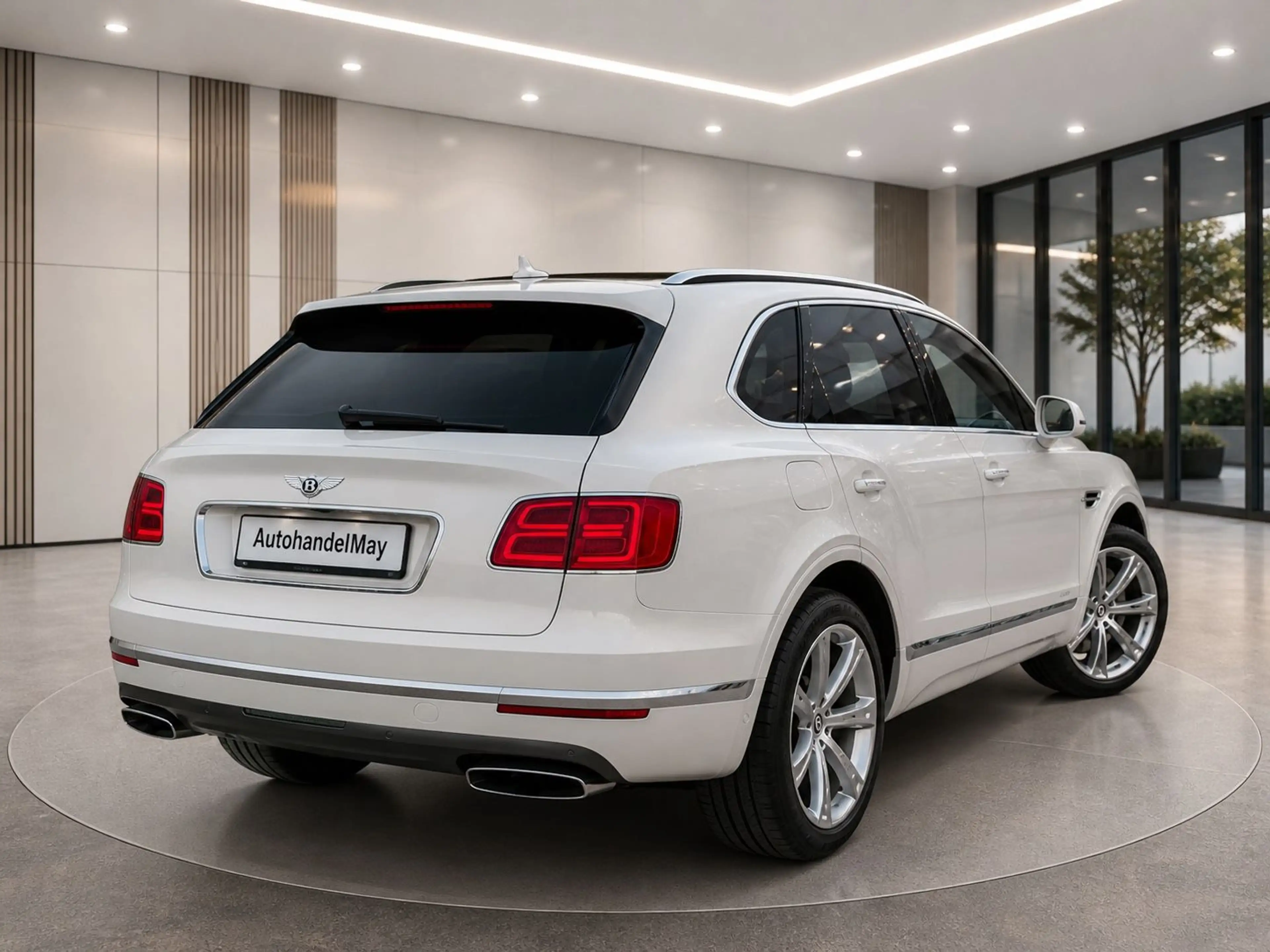 Bentley Bentayga W12 Panorama — photo 8