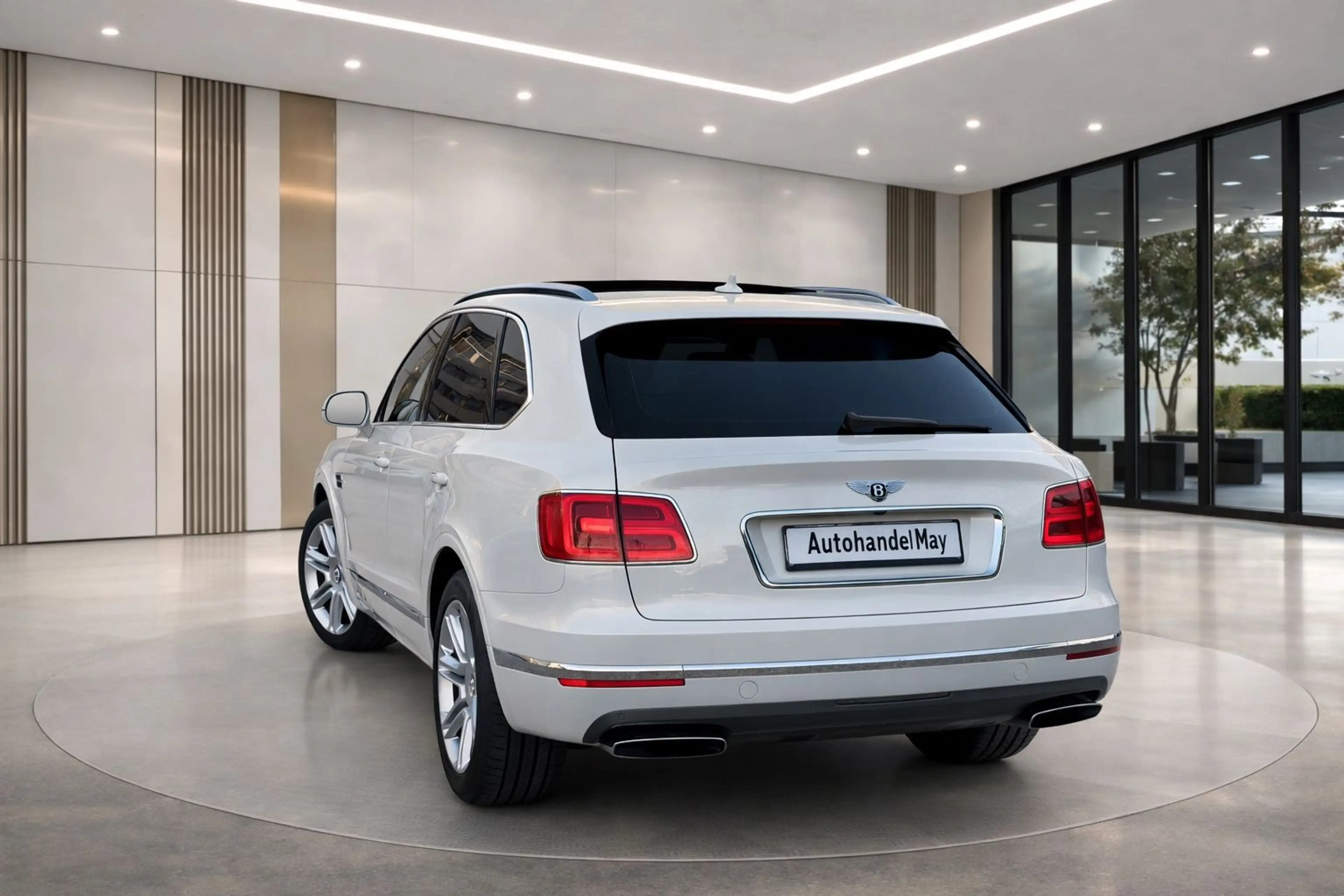 Bentley Bentayga W12 Panorama — photo 6