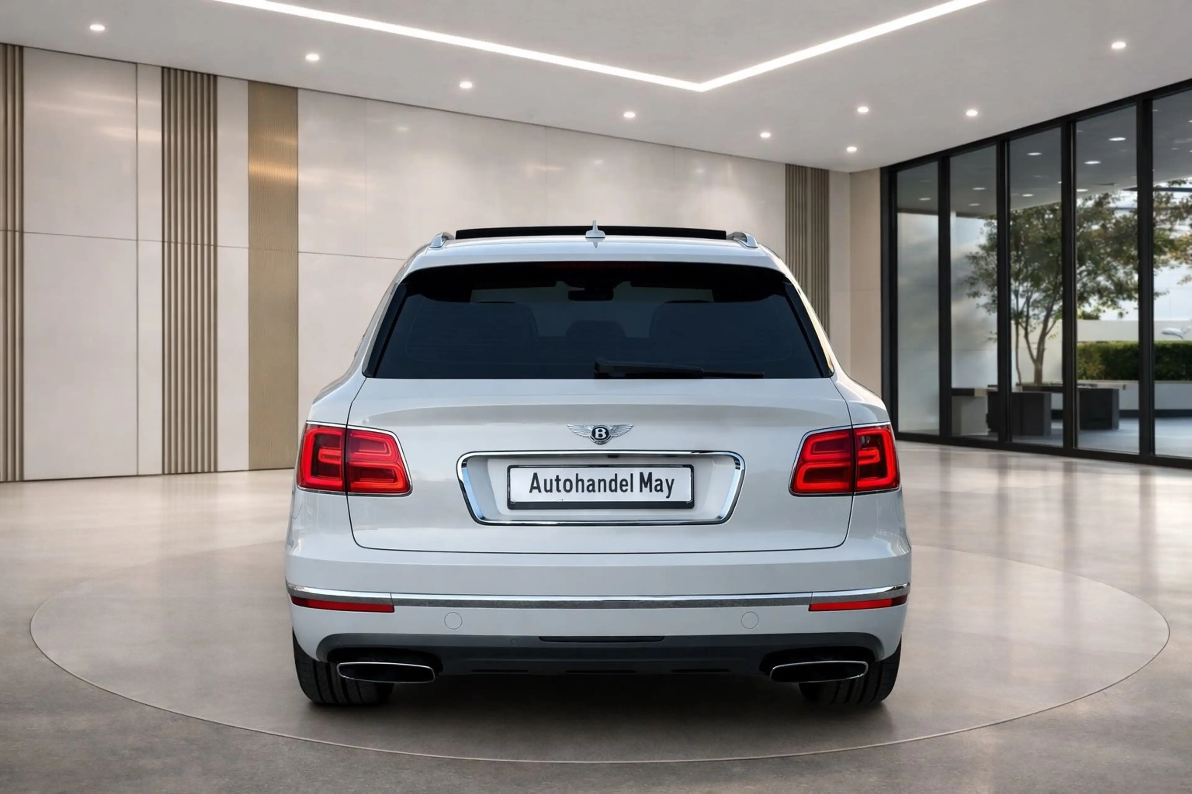 Bentley Bentayga W12 Panorama — photo 7