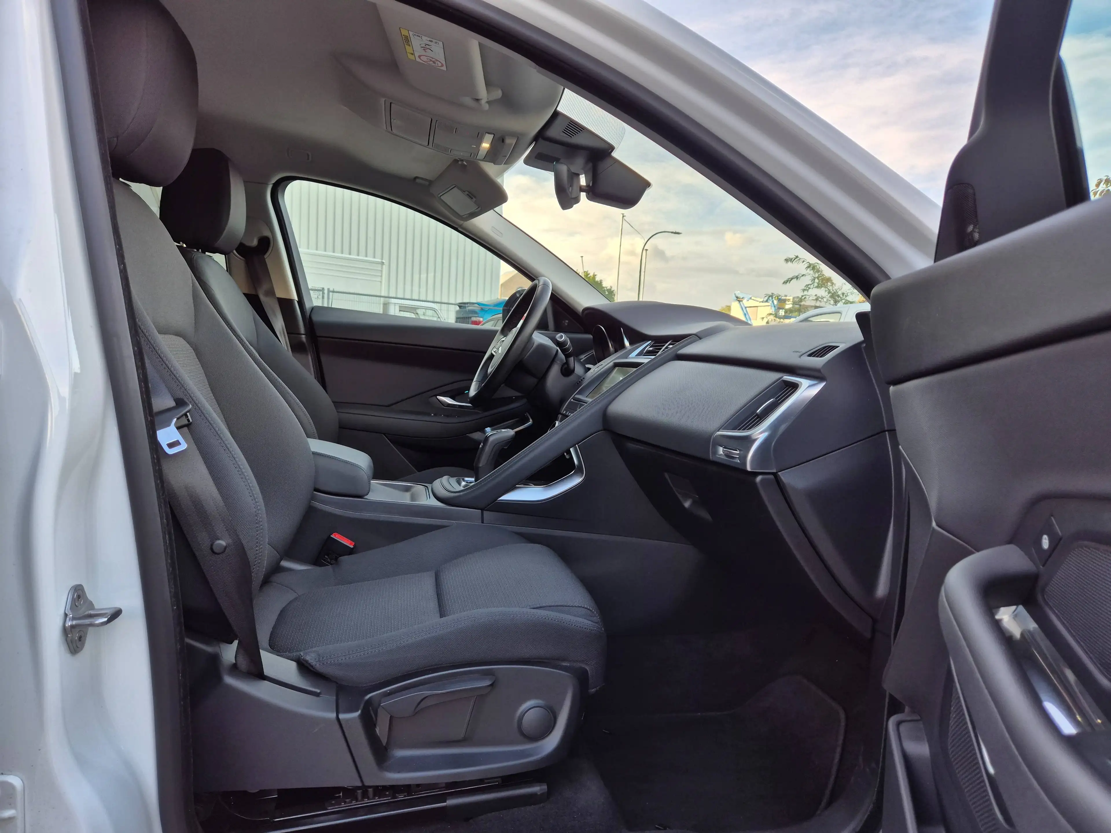 Jaguar E-Pace 2.0 D 150cv AUTO. // AWD // — photo 13
