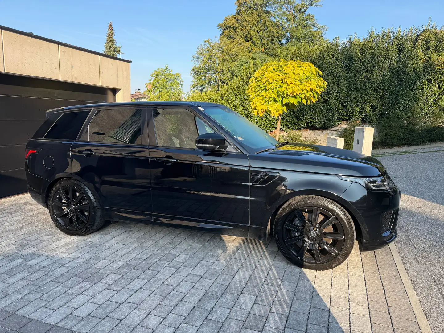 Land Rover Range Rover Sport Range Rover Sport 2,0 Si4 PHEV AWD HSE Dynamic HSE Dynamic Schwarz - 2