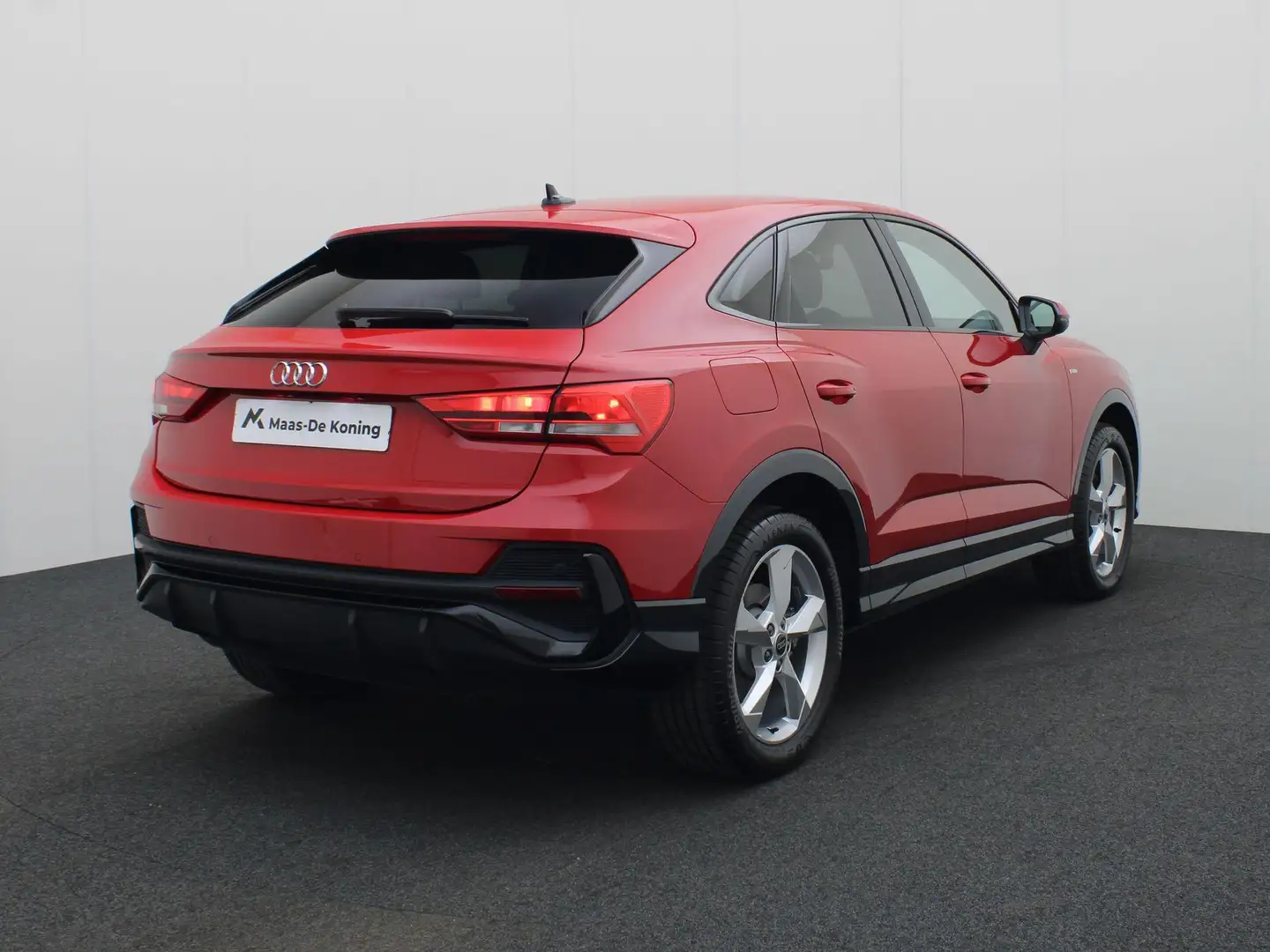 Audi Q3 Sportback 45 TFSIe 180kW/245PK S Line · Navigatie Rood - 2