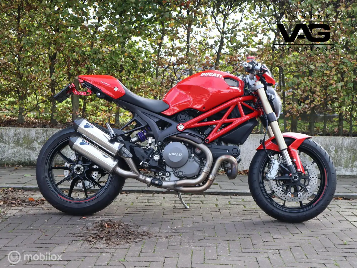 Ducati Monster 1100 EVO Rood - 1