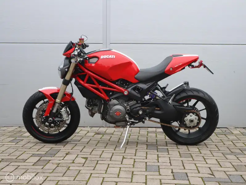 Ducati Monster 1100 - foto 2