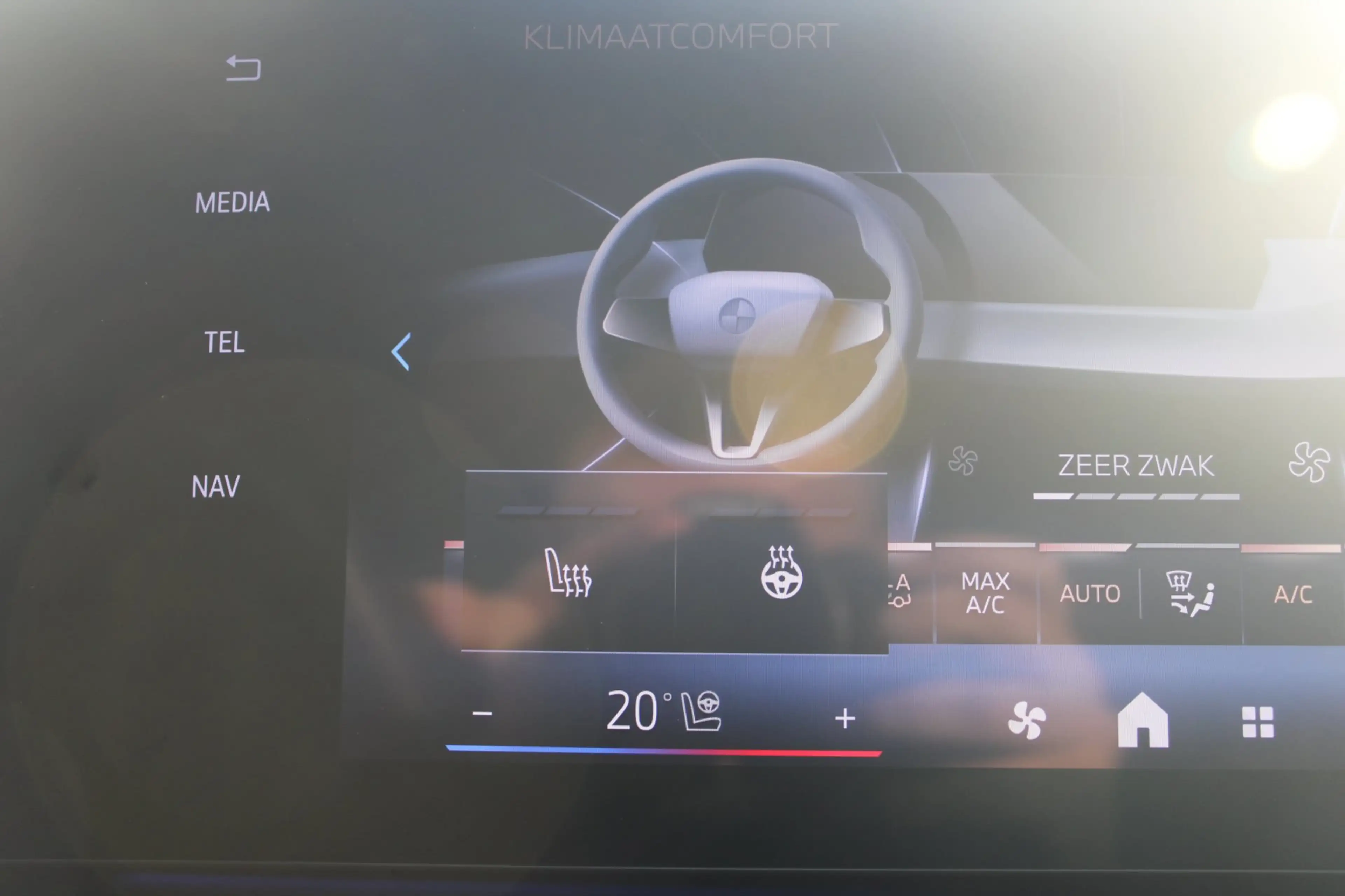 BMW X2 SDrive20i M-Sport Pro | Pano | HK | HUD | Memory | — photo 25