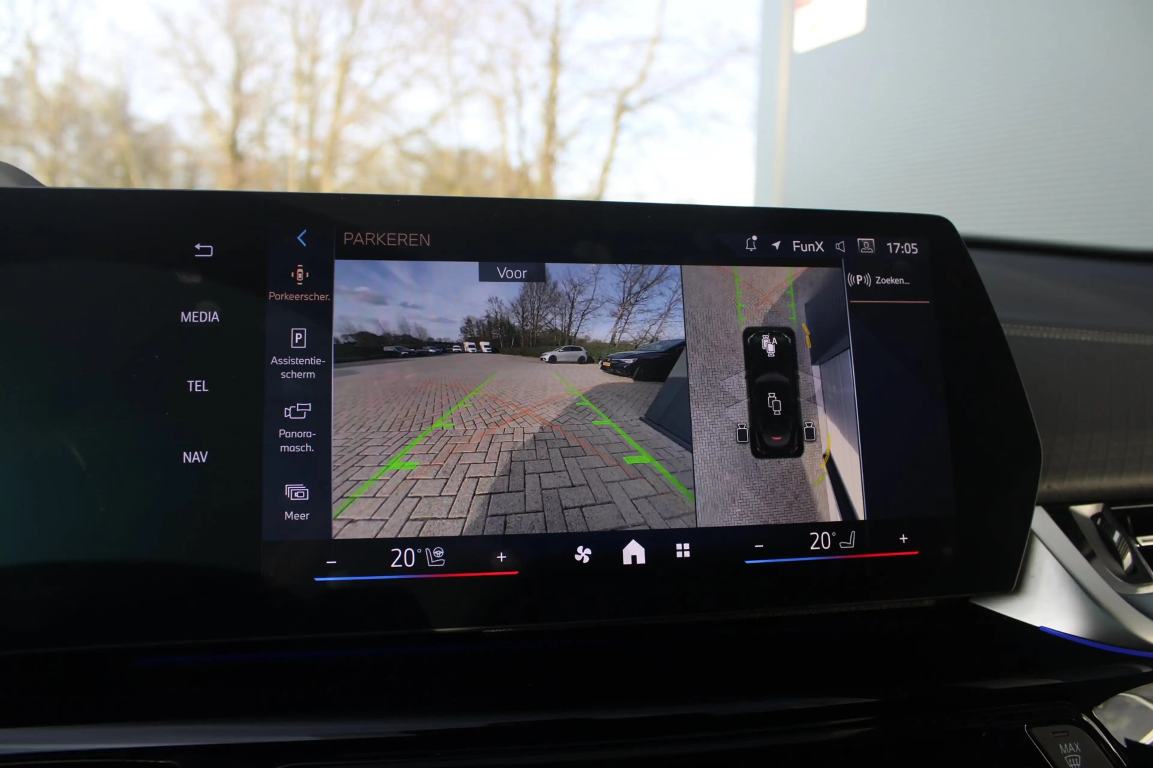 BMW X2 SDrive20i M-Sport Pro | Pano | HK | HUD | Memory | — photo 17