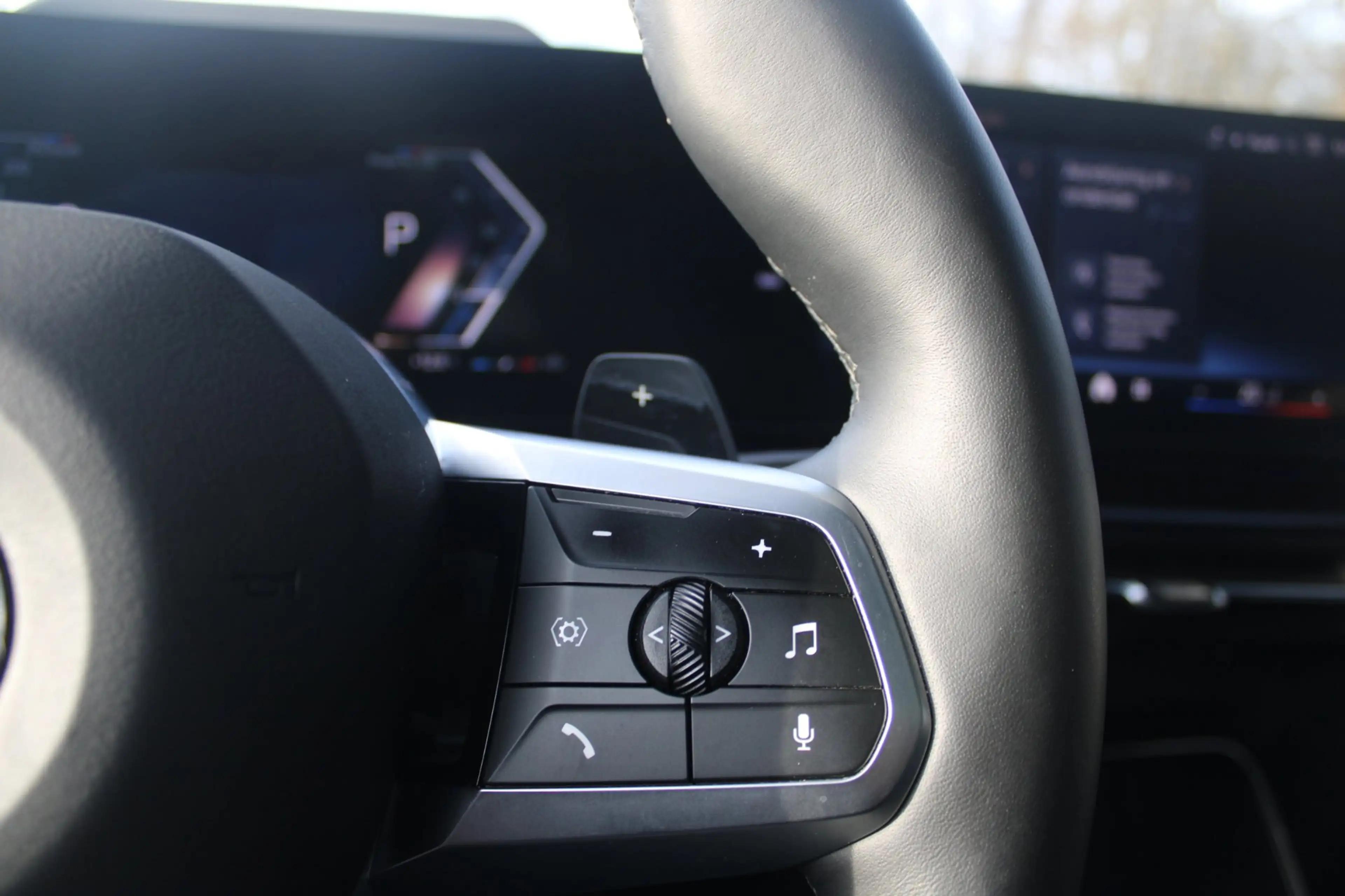 BMW X2 SDrive20i M-Sport Pro | Pano | HK | HUD | Memory | — photo 11