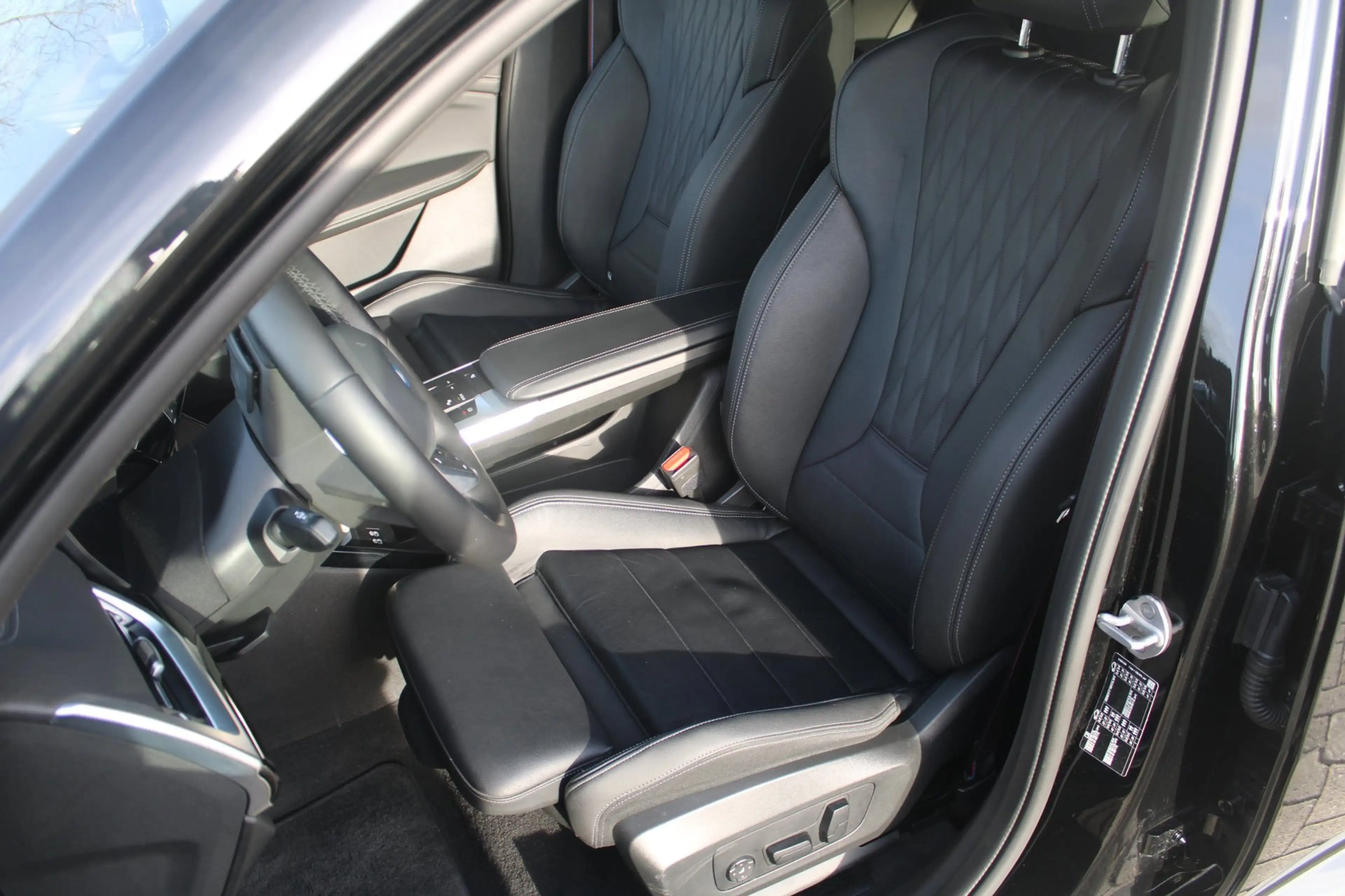 BMW X2 SDrive20i M-Sport Pro | Pano | HK | HUD | Memory | — photo 3