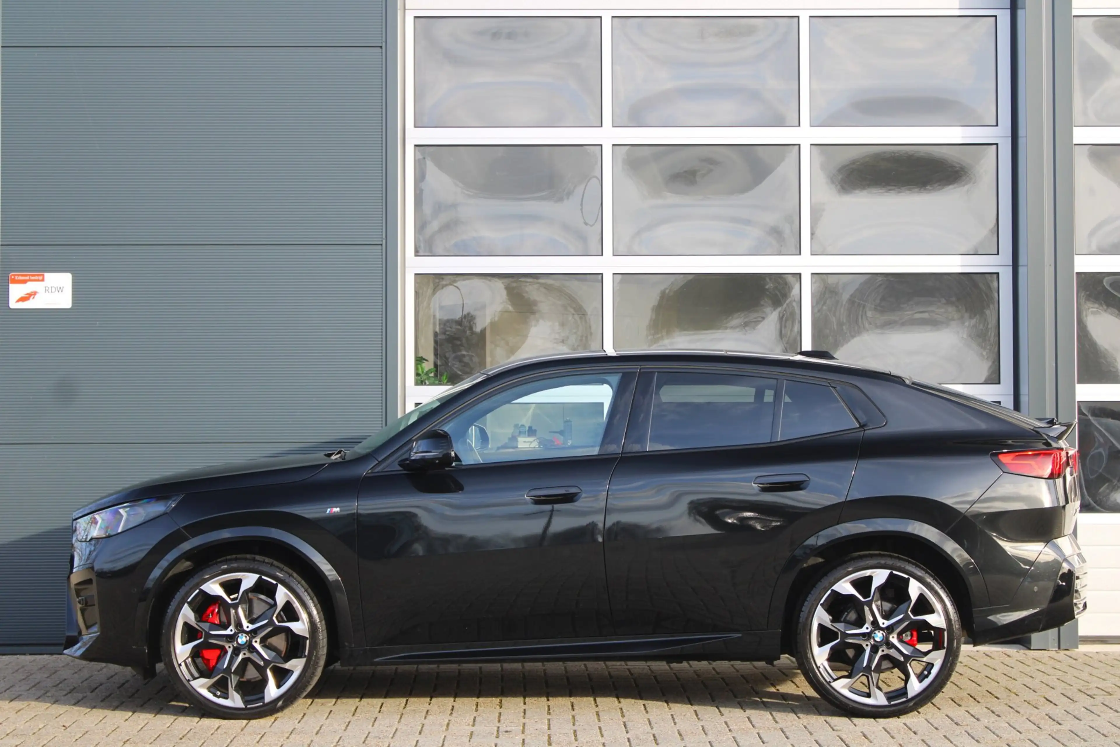 BMW X2 SDrive20i M-Sport Pro | Pano | HK | HUD | Memory | — photo 4