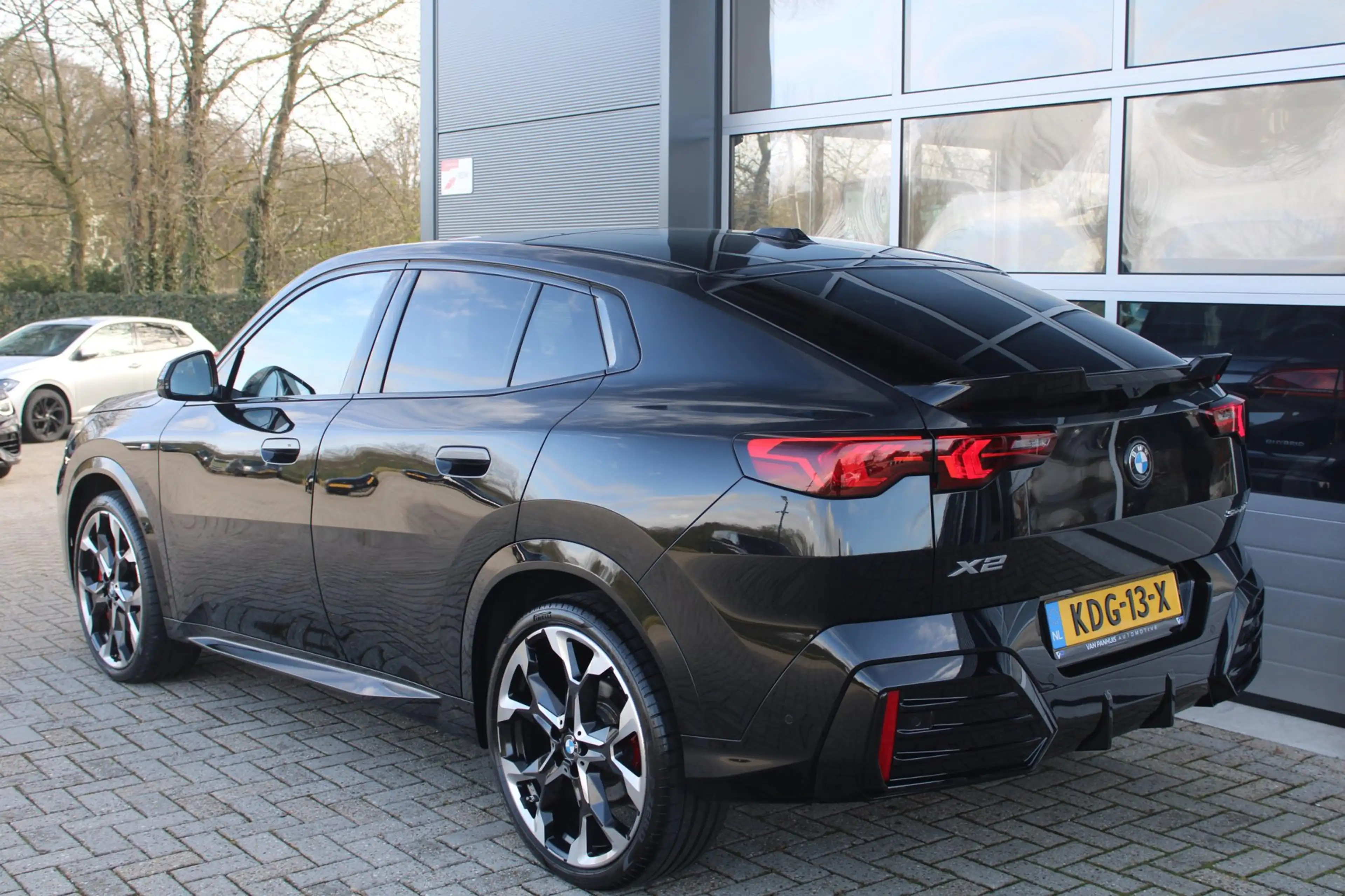 BMW X2 SDrive20i M-Sport Pro | Pano | HK | HUD | Memory | — photo 2