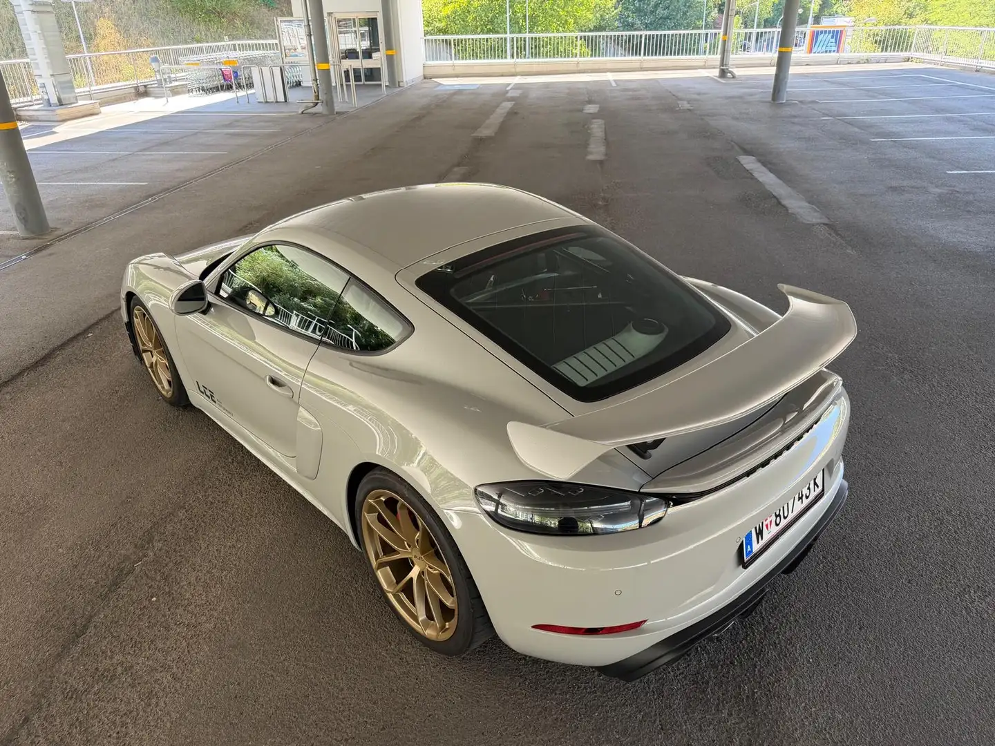Porsche Cayman 718 GT4 Grau - 2