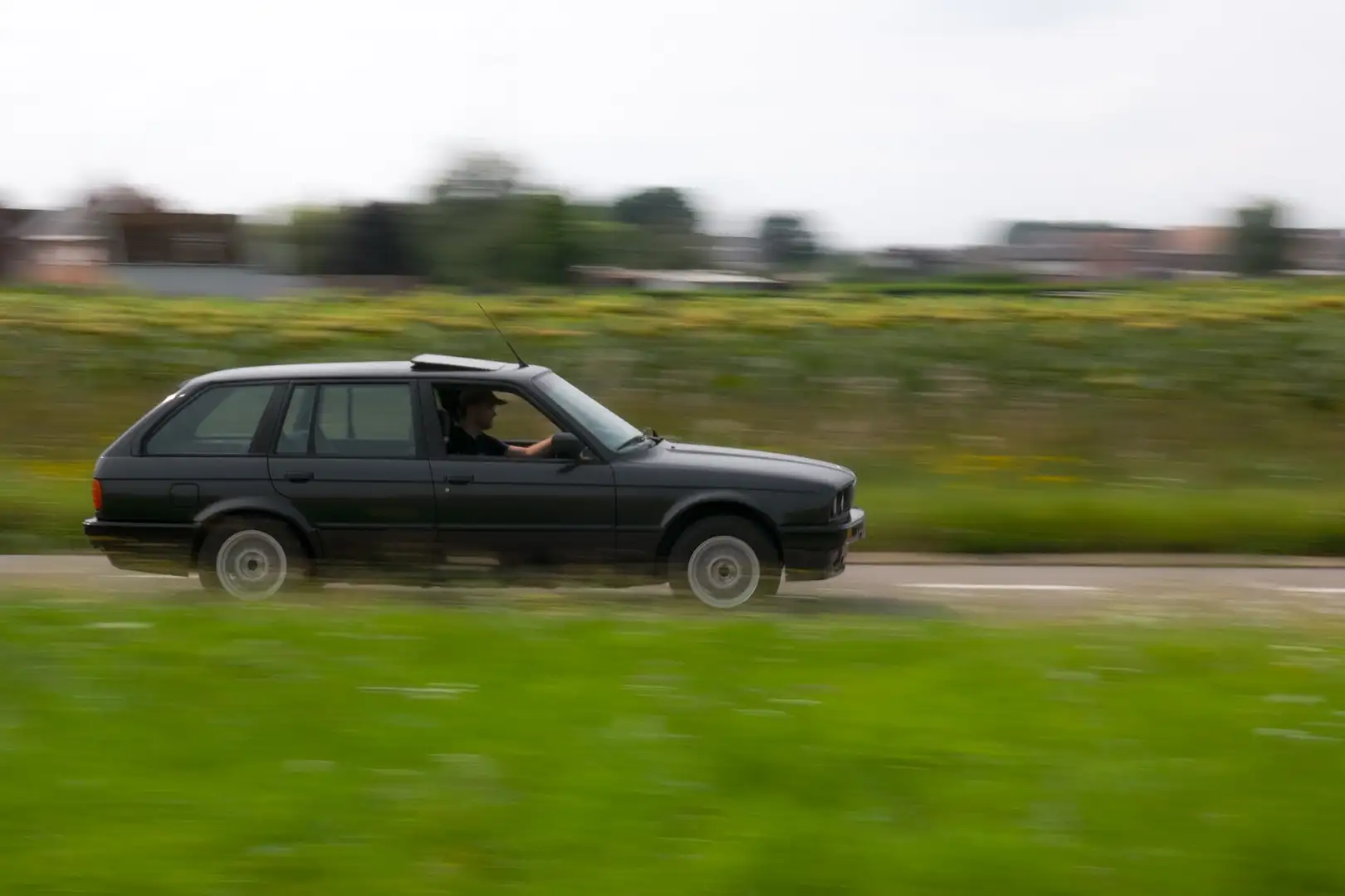 BMW 320 320i touring - 1