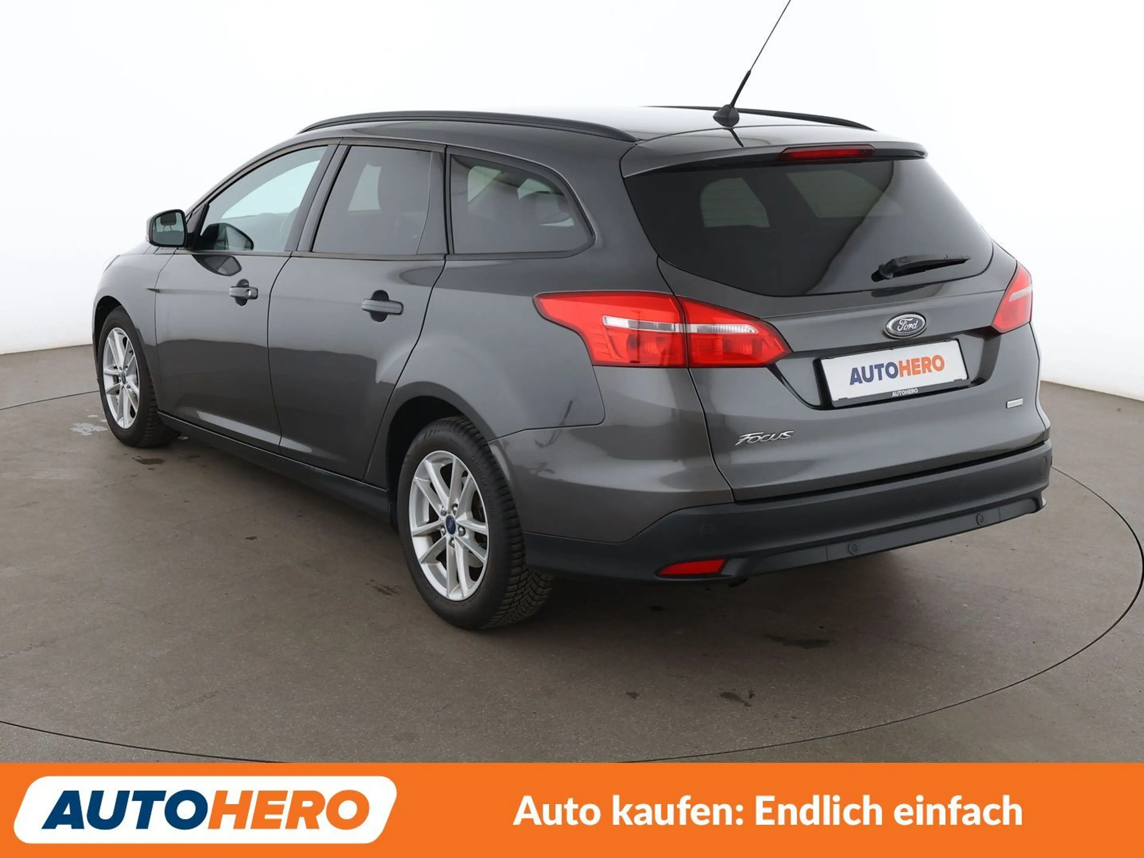 Ford Focus 1.0 EcoBoost Business*NAVI*TEMPO*PDC*SHZ*KLIMA* — photo 4