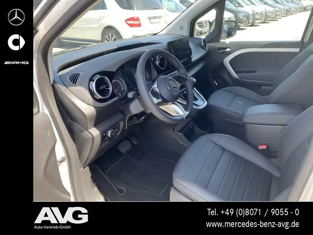 Mercedes-Benz T-Class view 8