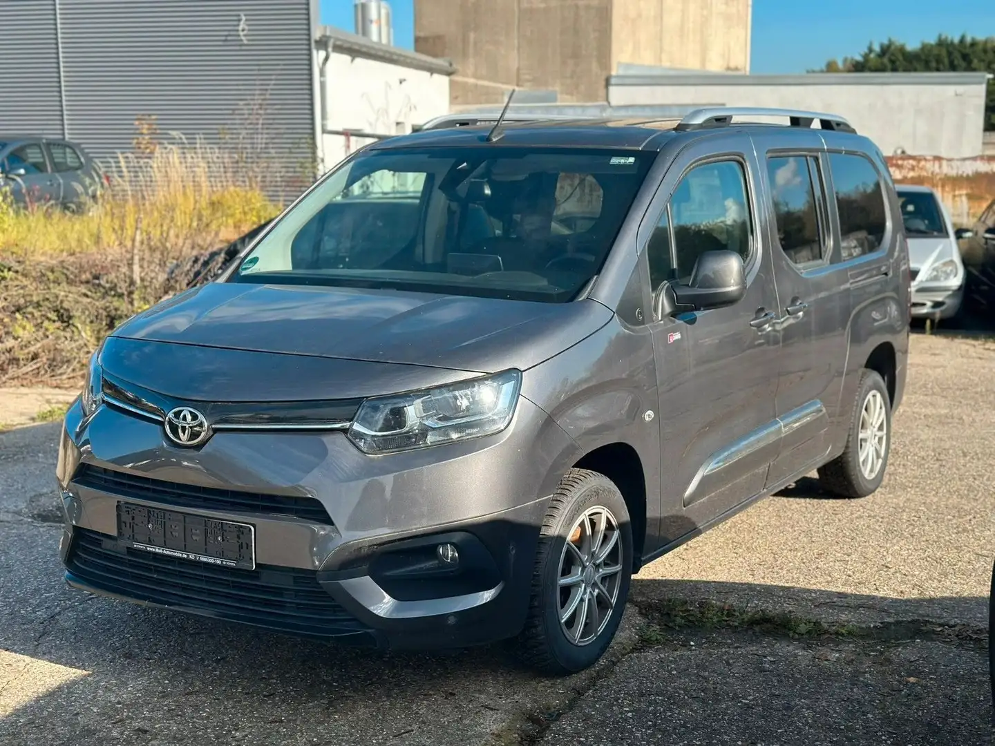 Toyota Proace City Verso Team Deutschland Navi*7 Sitzer Gri - 1