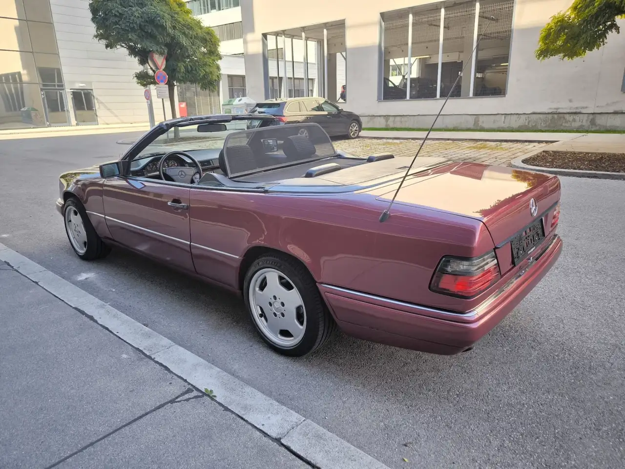Mercedes-Benz Baureihe 124 E200 Cabrio, foto 12