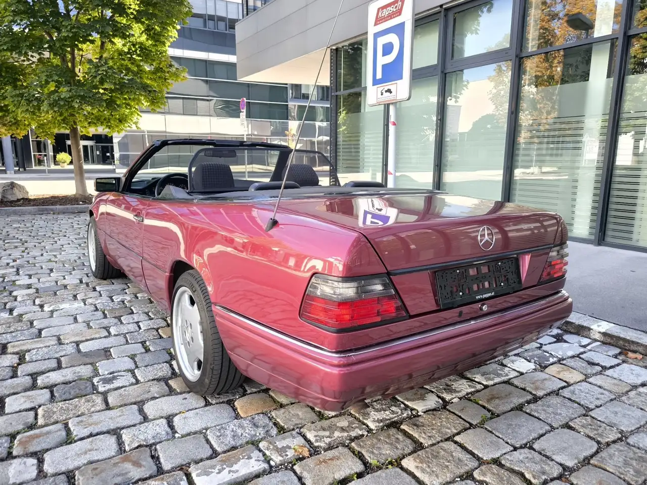 Mercedes-Benz Baureihe 124 E200 Cabrio, foto 4