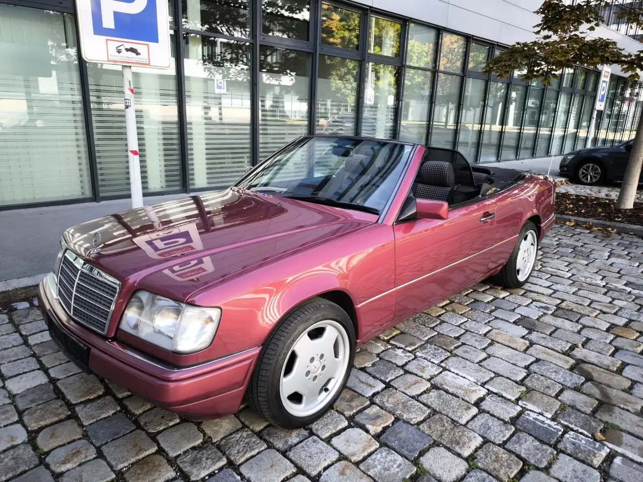 Mercedes-Benz Baureihe 124 E200 Cabrio, foto 1