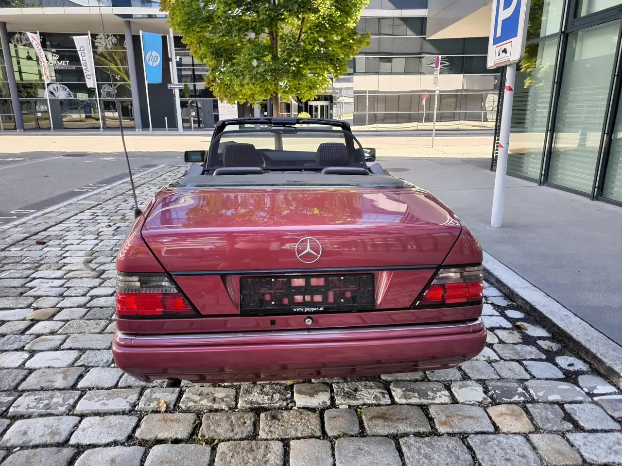 Mercedes-Benz Baureihe 124 E200 Cabrio, foto 3