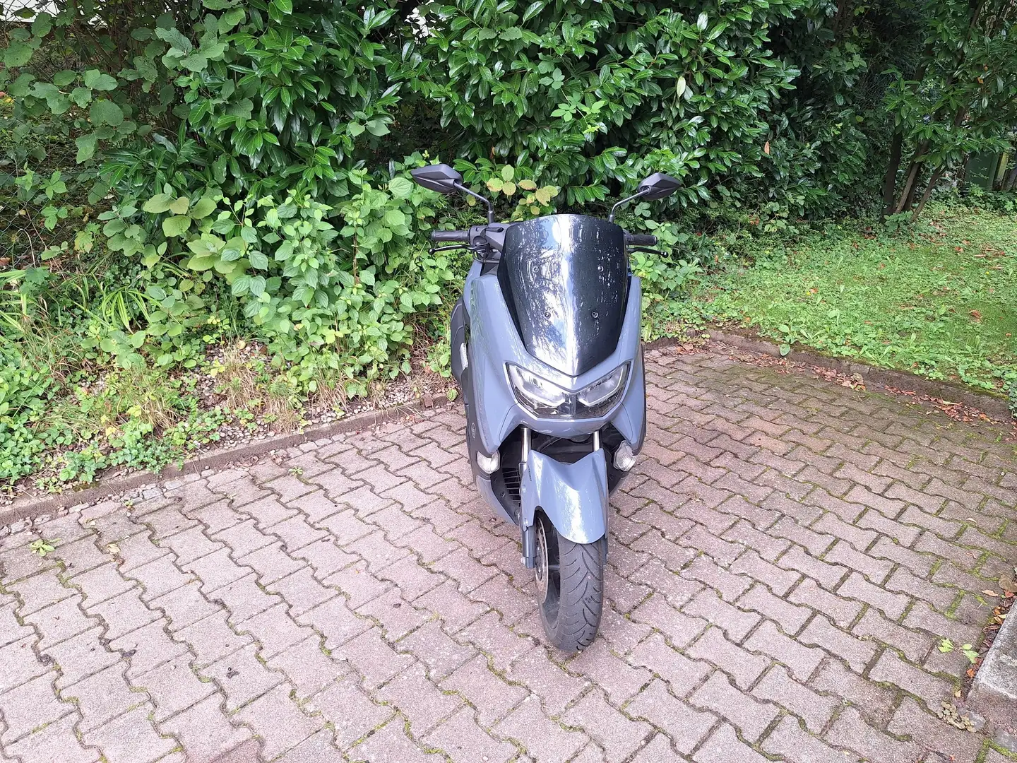 Yamaha NMAX Gris - 1